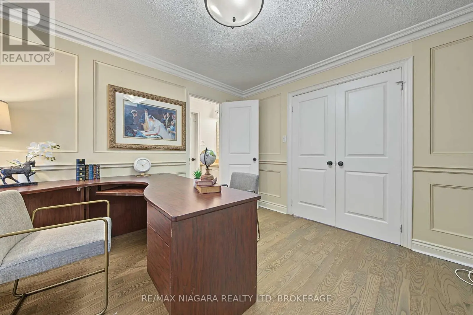 2 AITKEN CIRCLE