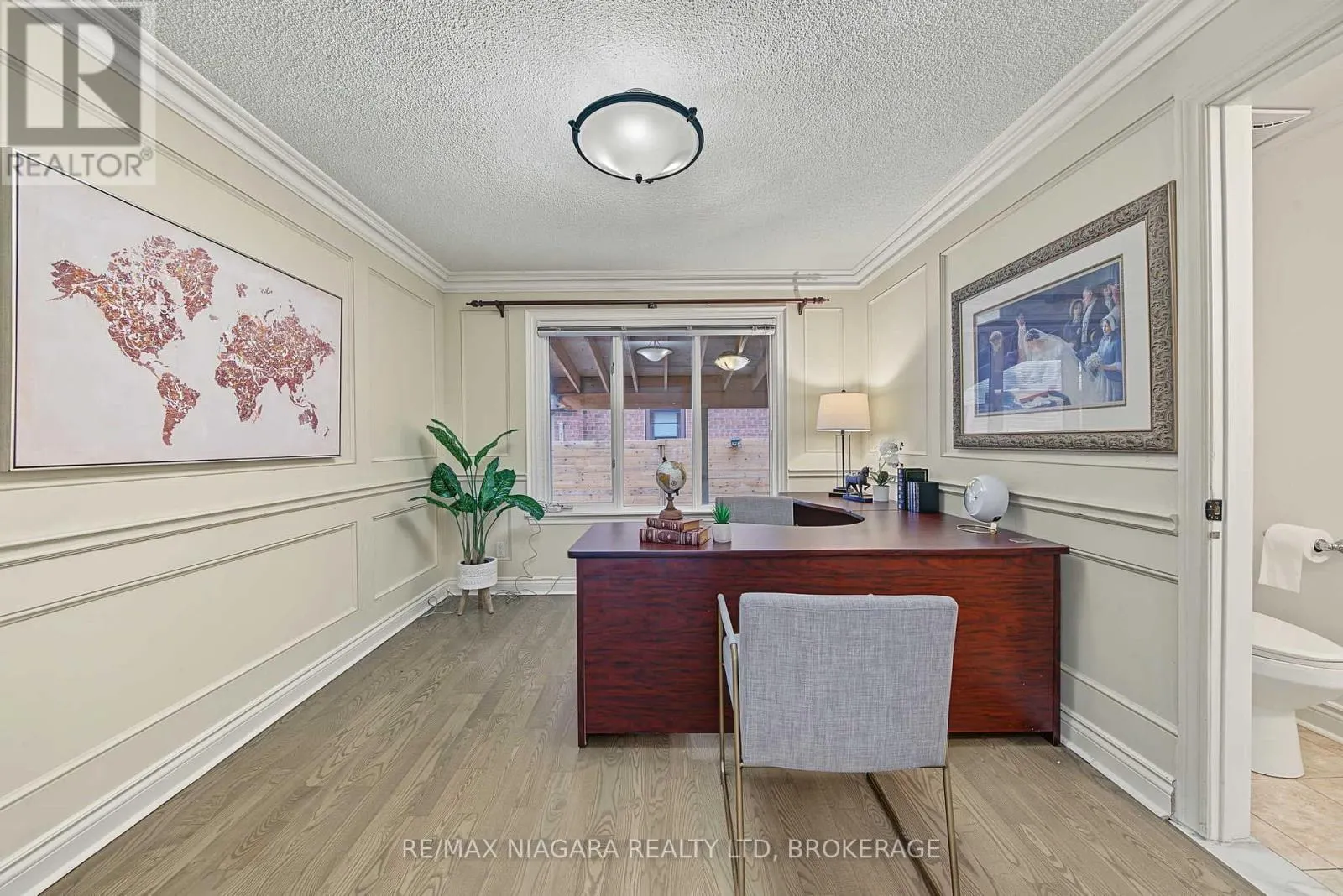2 AITKEN CIRCLE