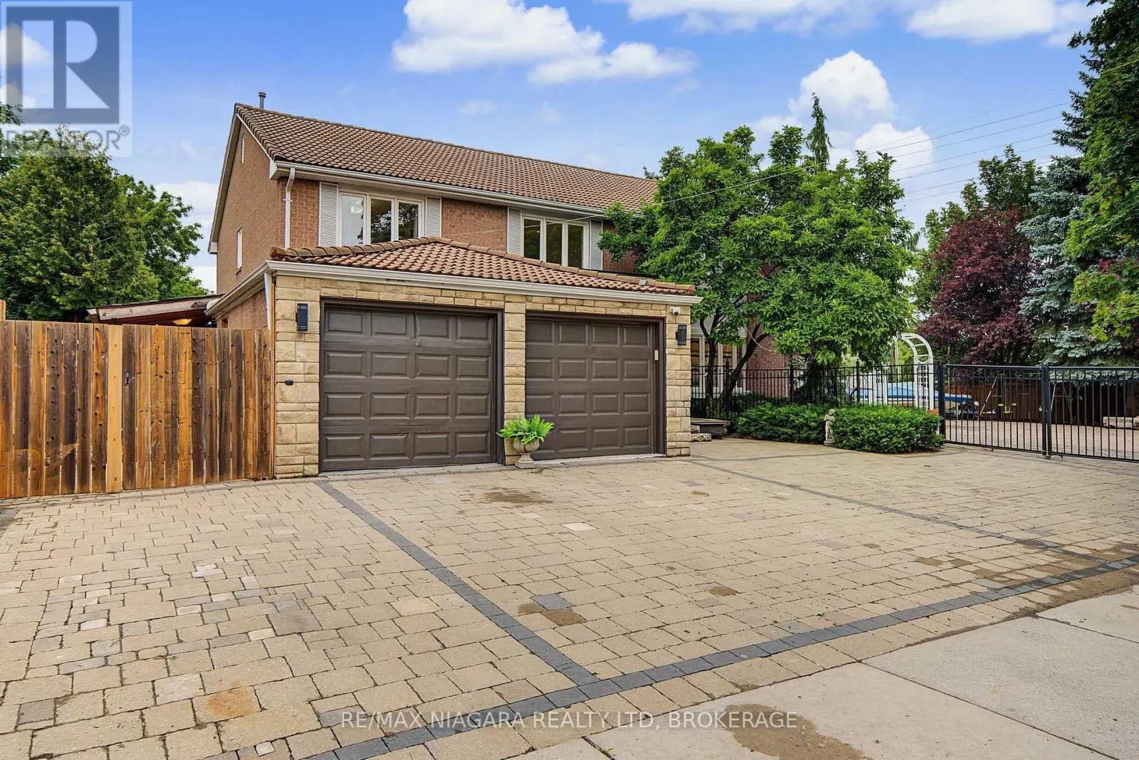2 AITKEN CIRCLE