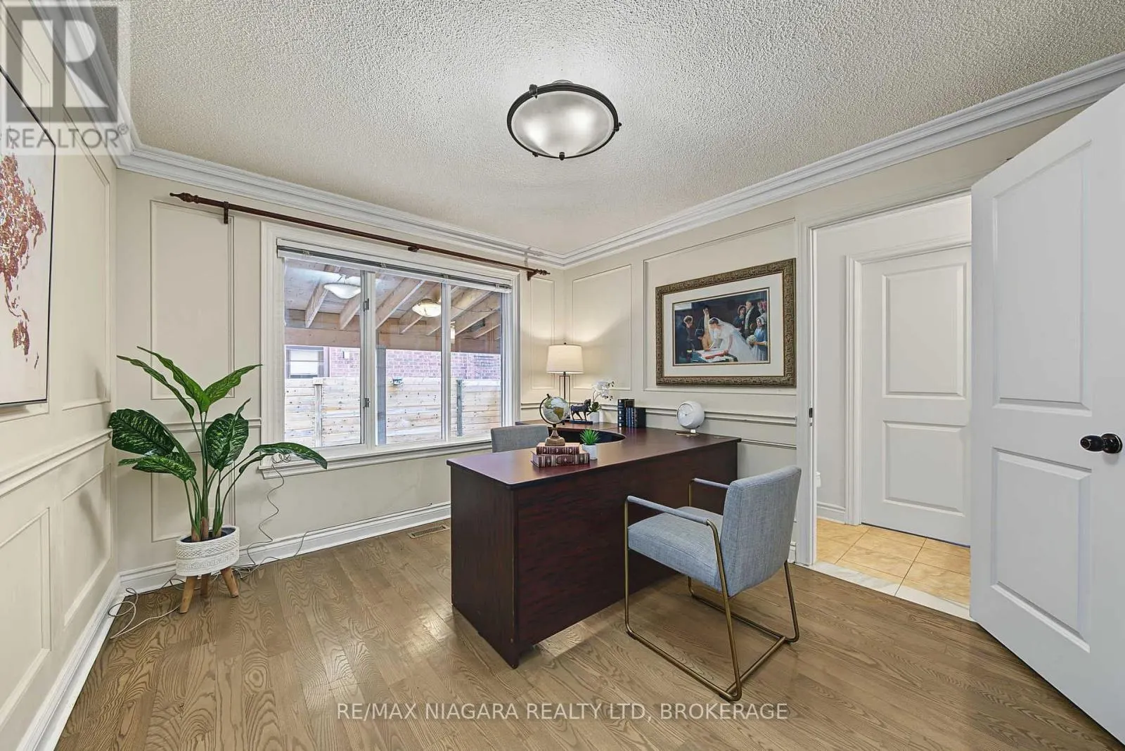 2 AITKEN CIRCLE