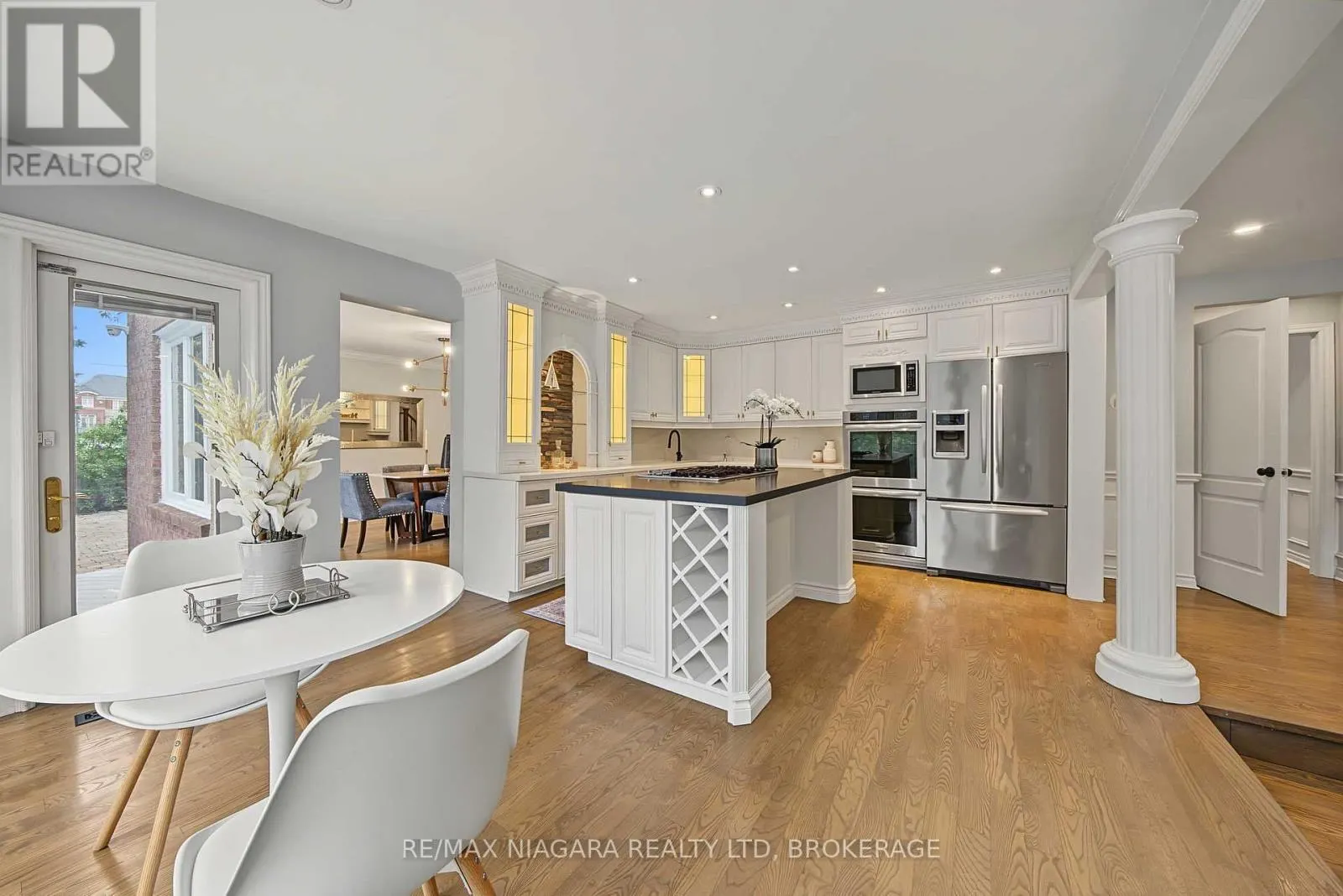 2 AITKEN CIRCLE