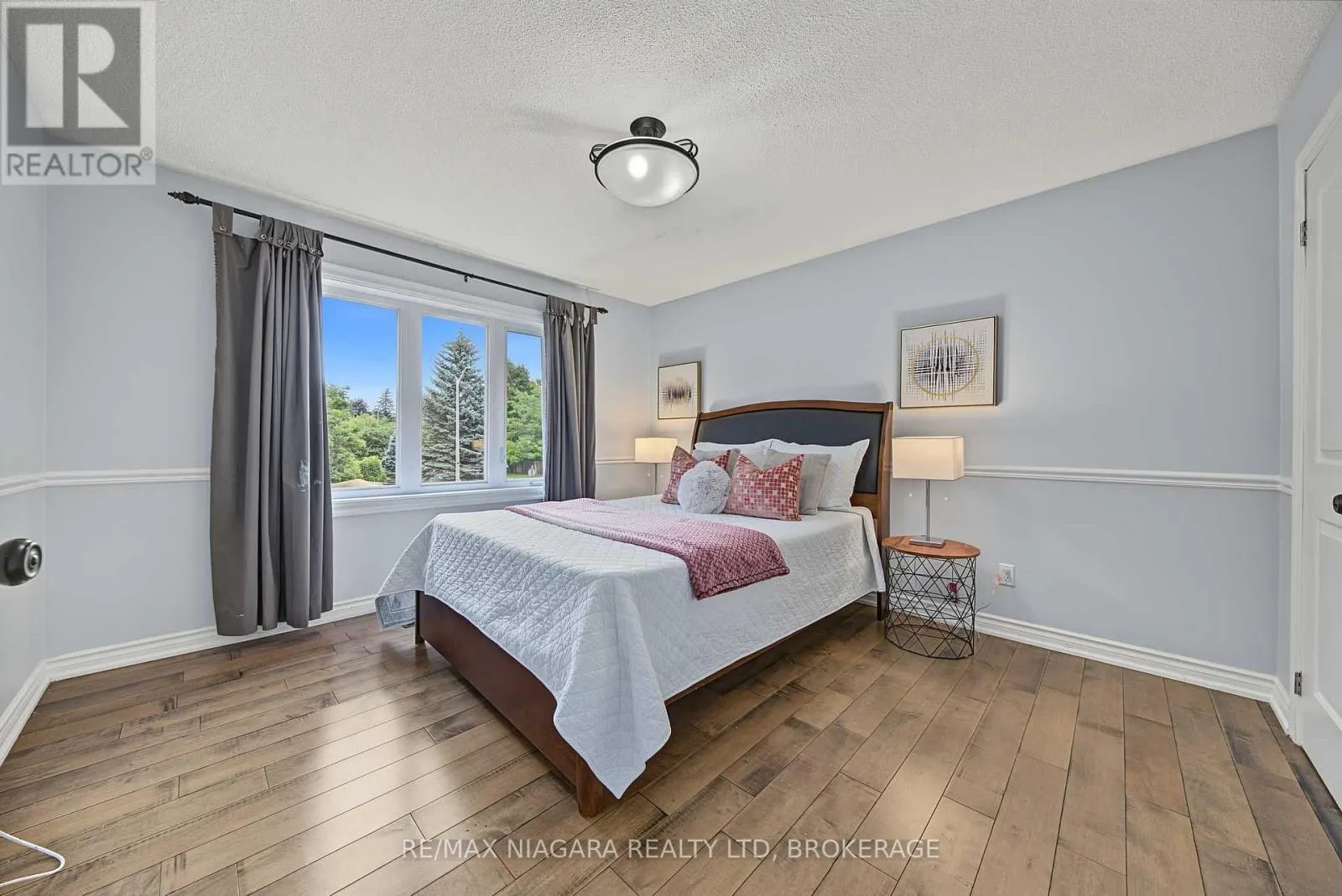 2 AITKEN CIRCLE