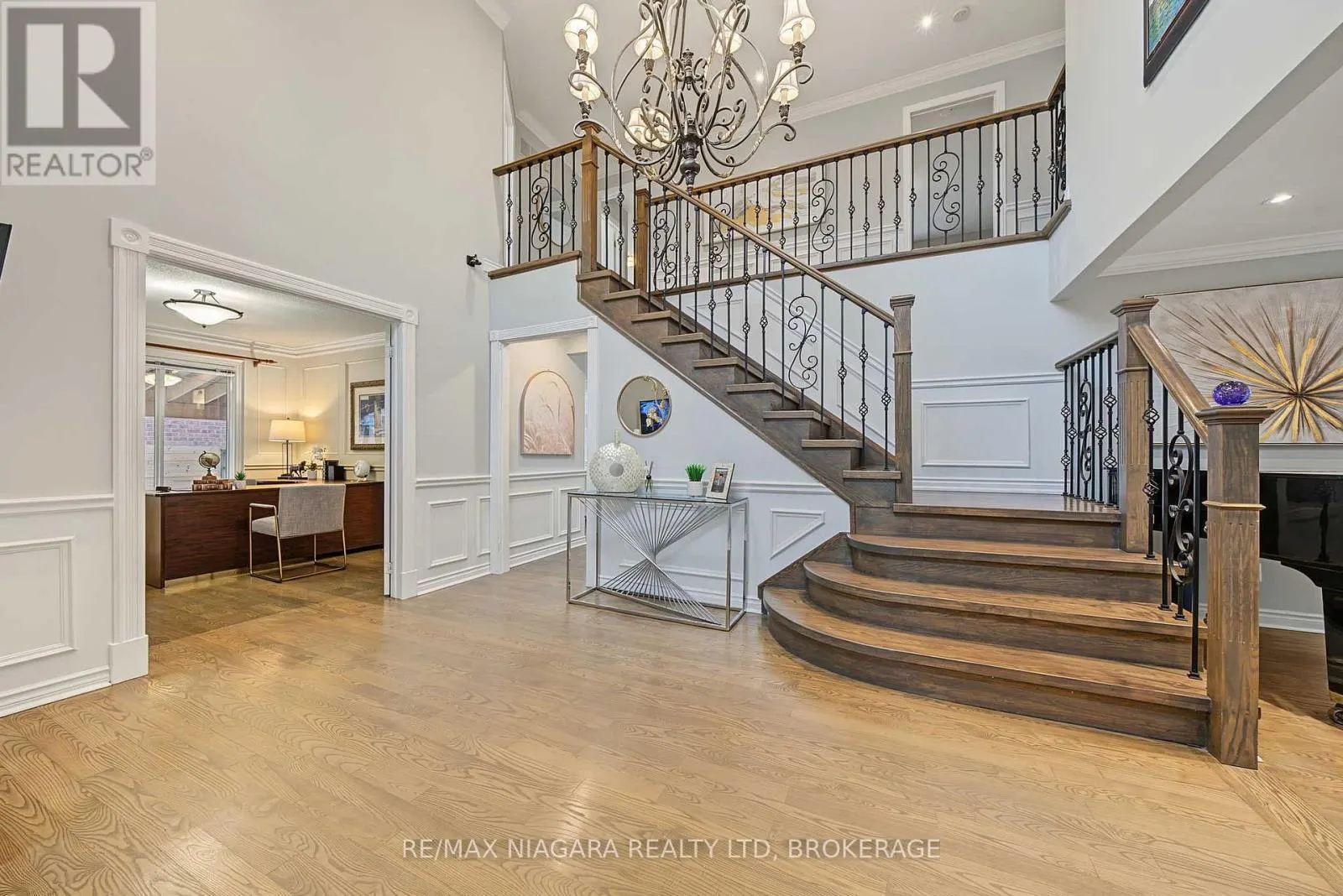 2 AITKEN CIRCLE