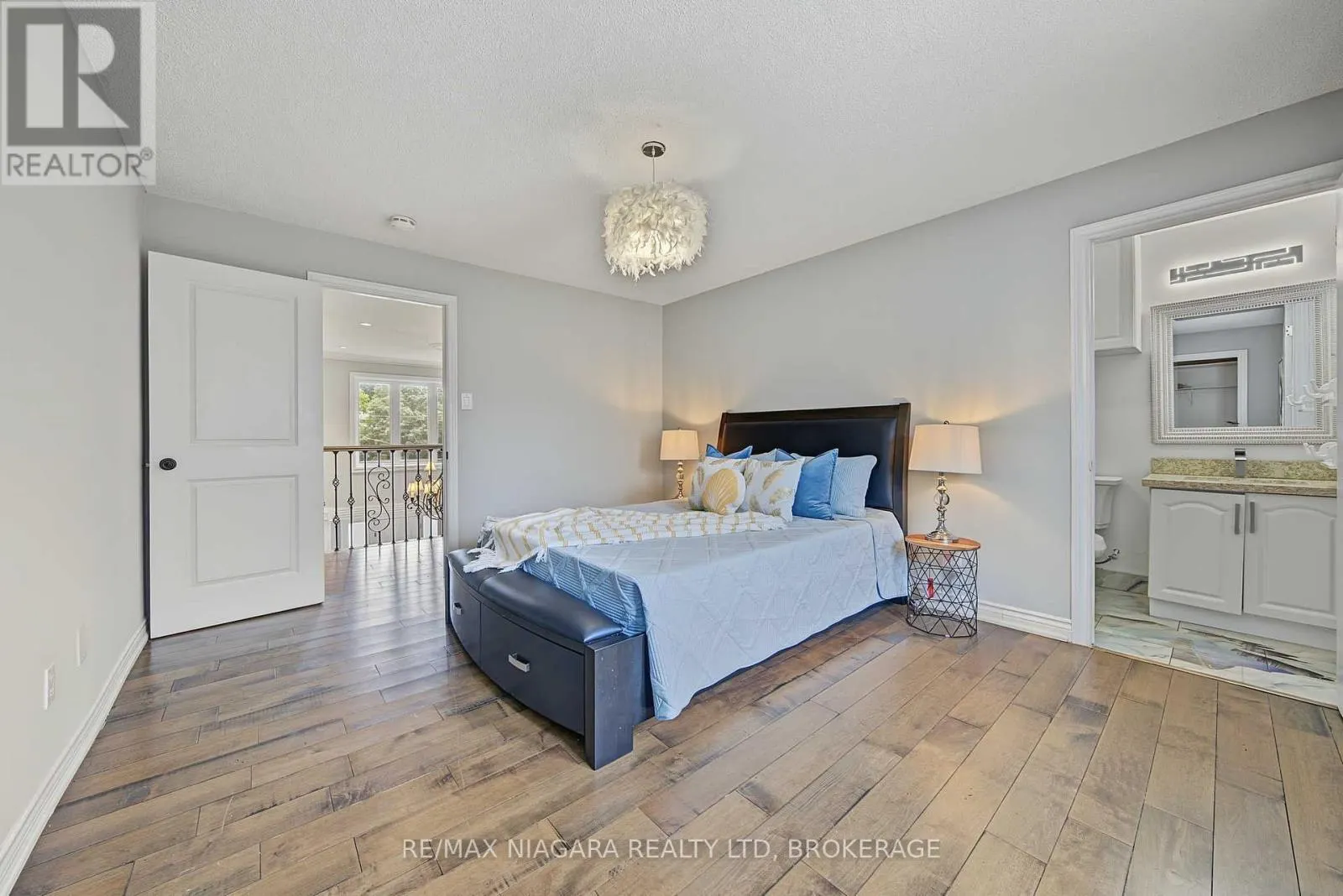 2 AITKEN CIRCLE