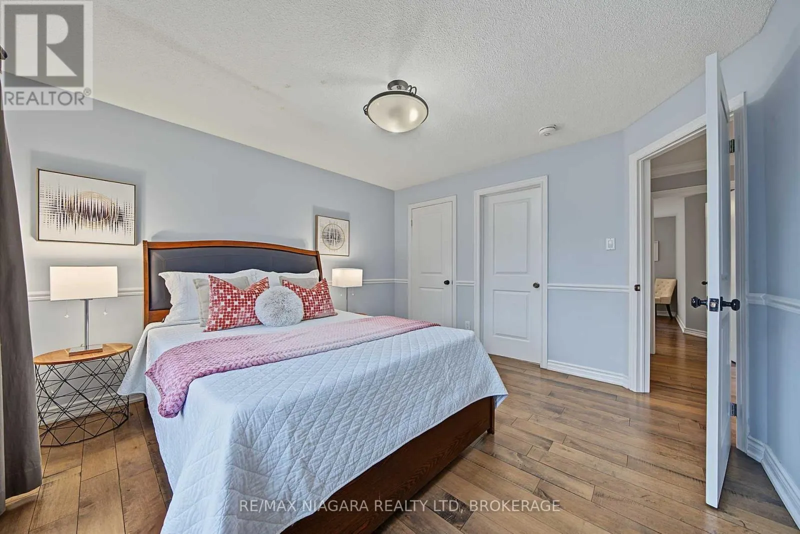2 AITKEN CIRCLE