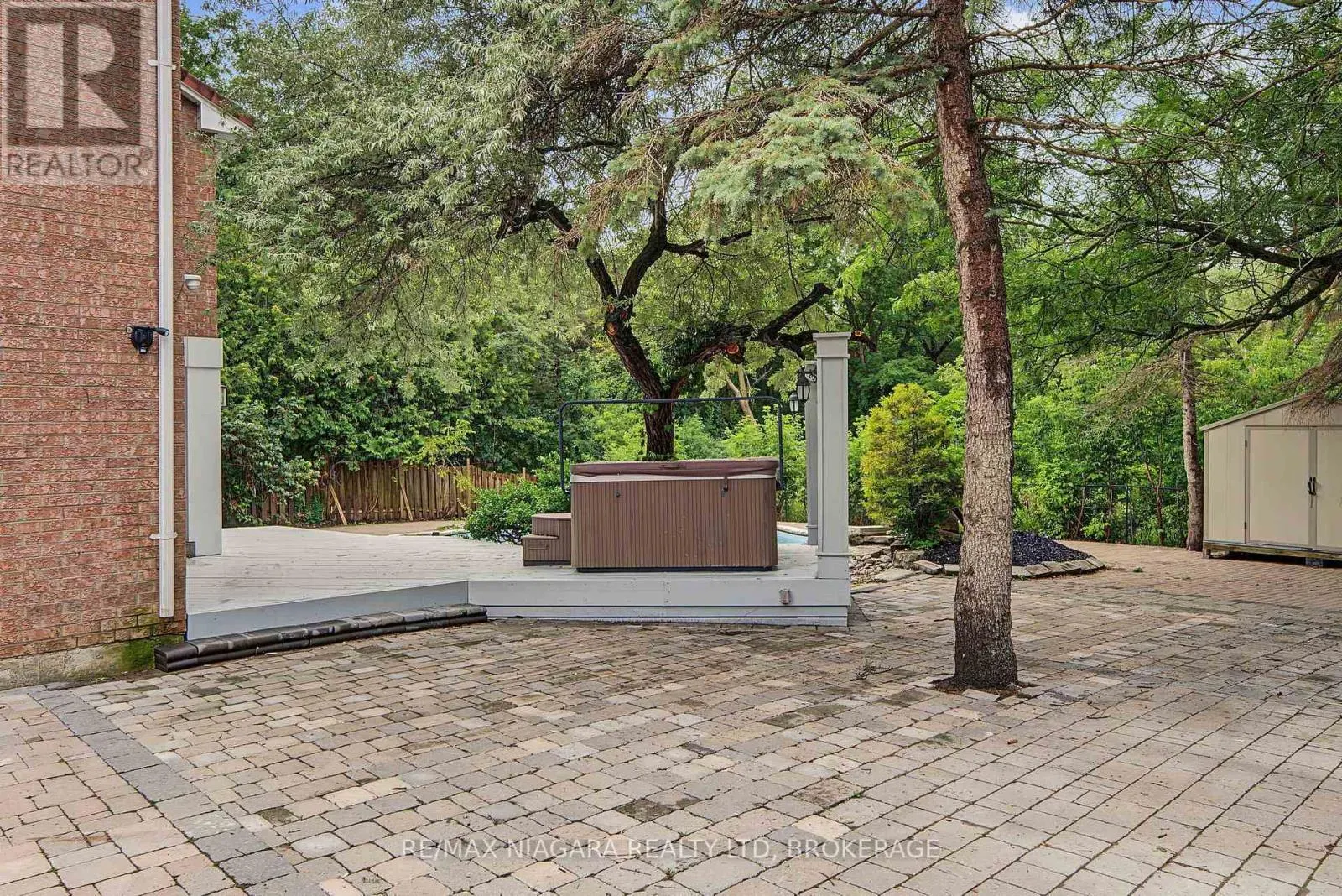 2 AITKEN CIRCLE