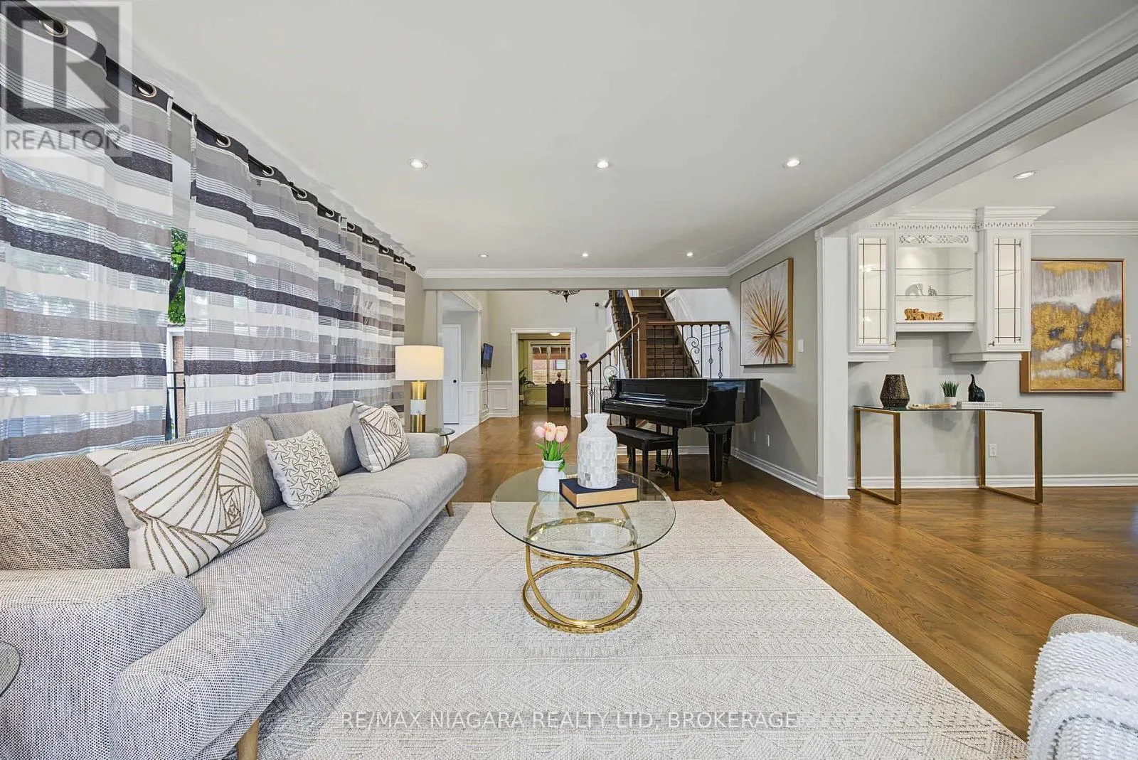 2 AITKEN CIRCLE