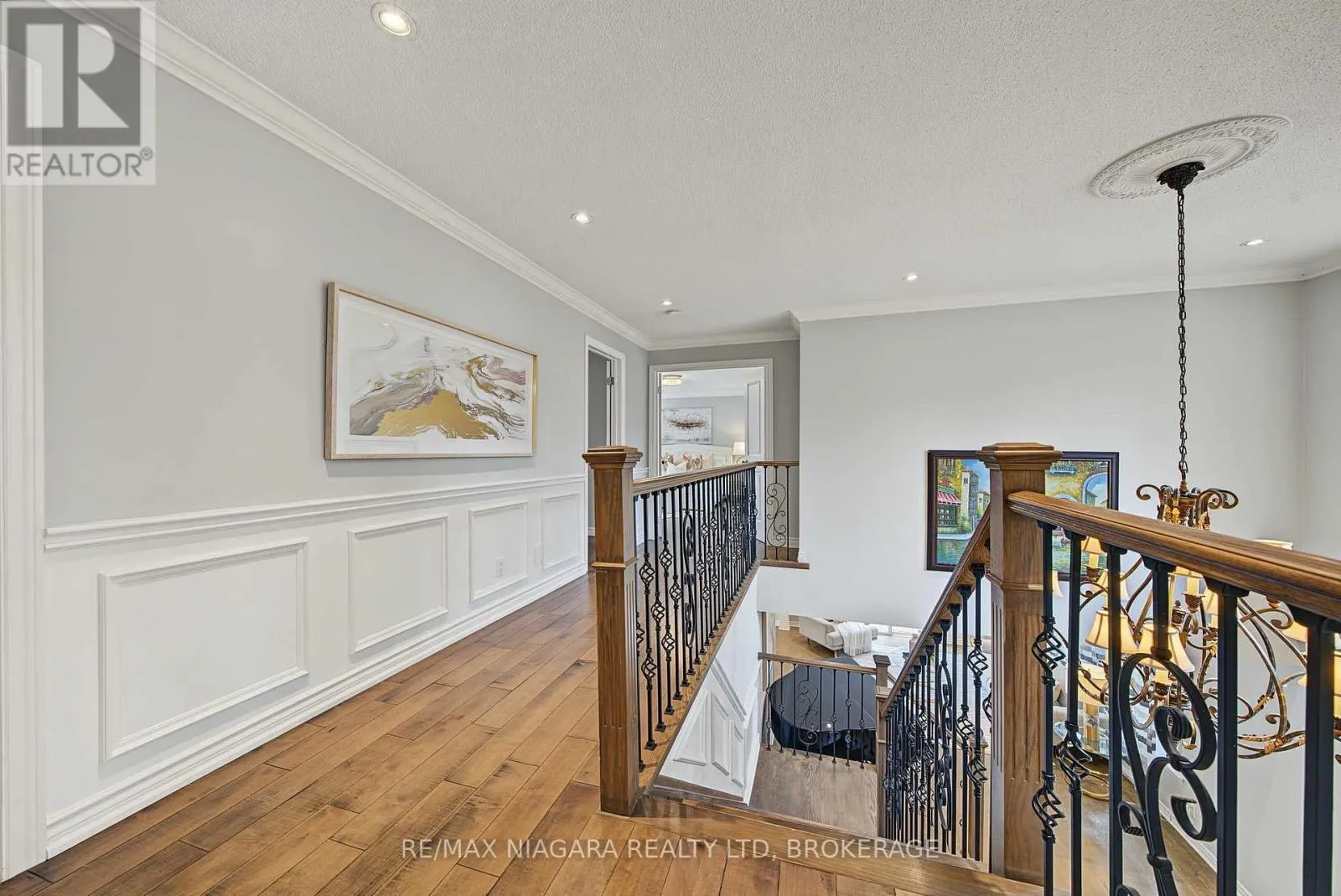 2 AITKEN CIRCLE