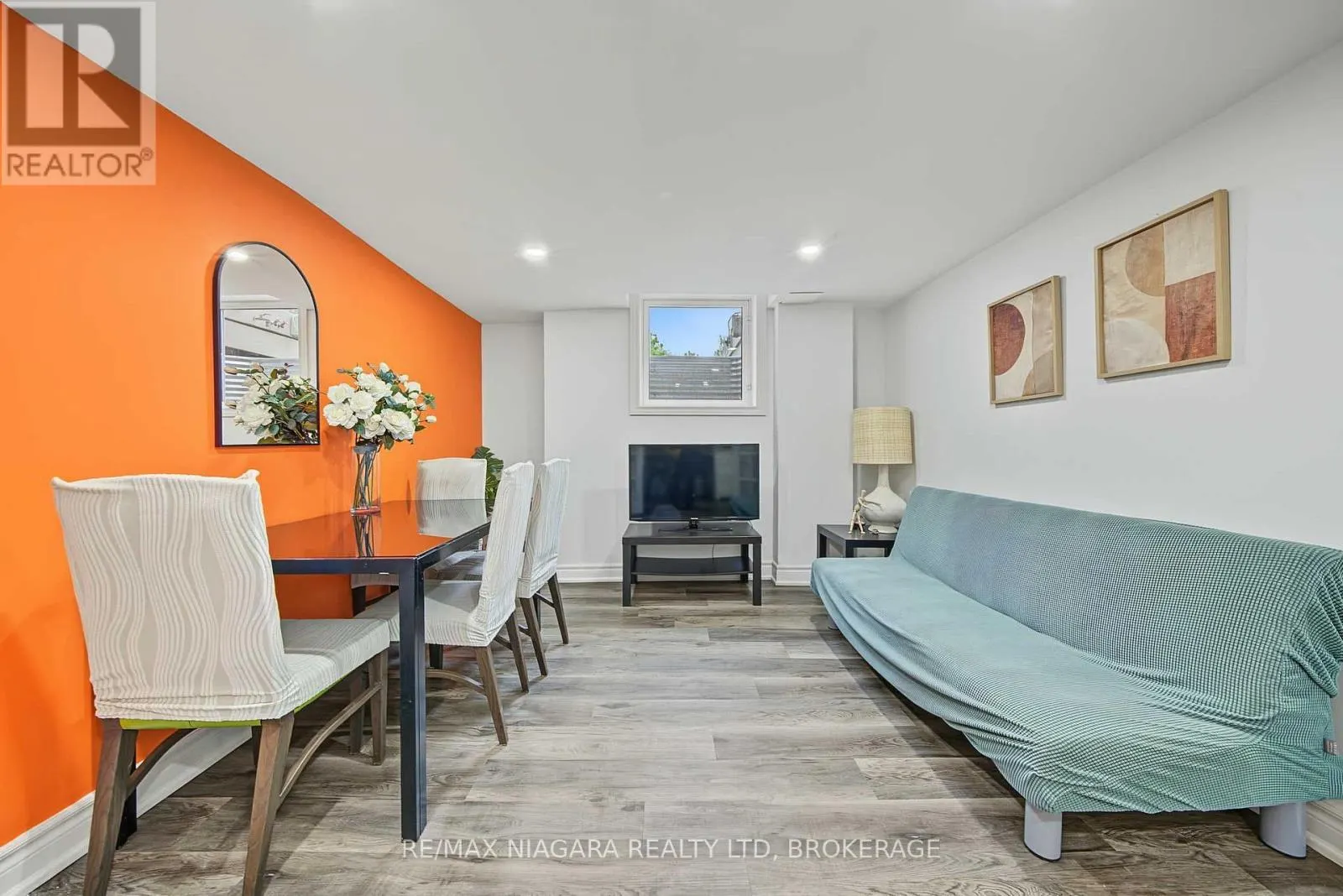 2 AITKEN CIRCLE