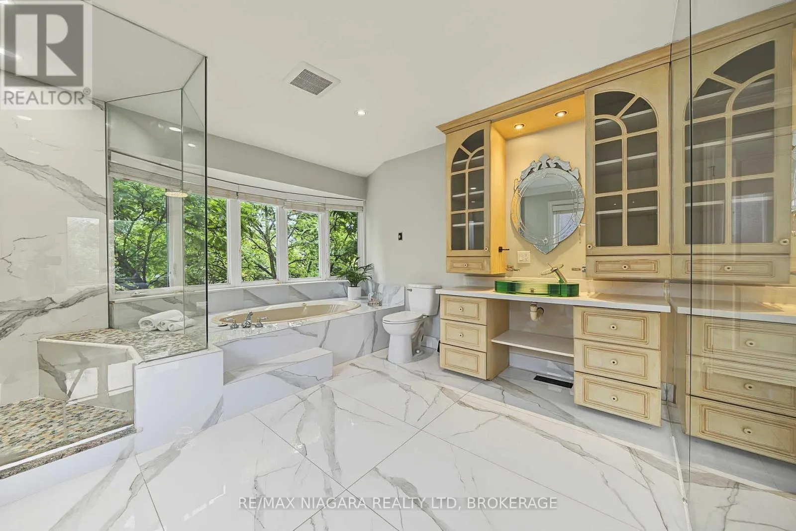 2 AITKEN CIRCLE
