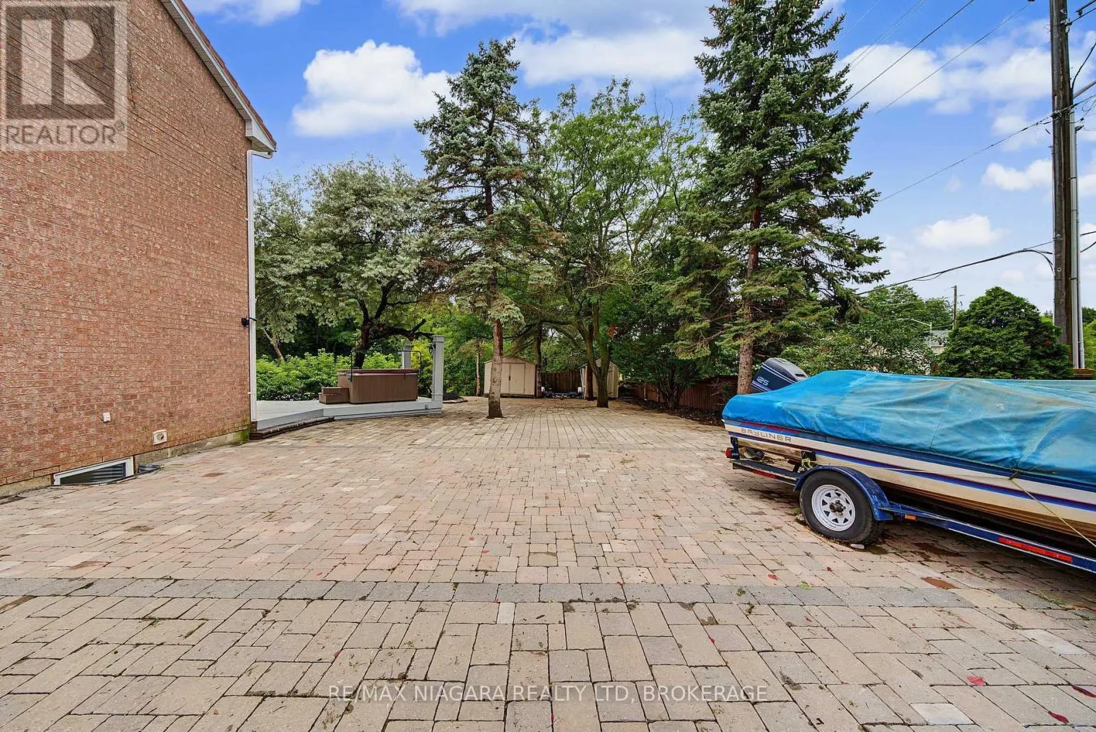 2 AITKEN CIRCLE