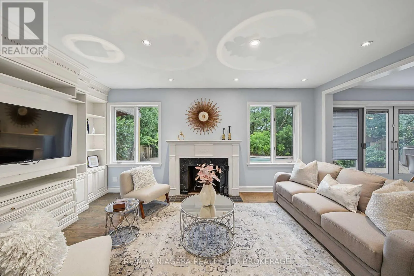 2 AITKEN CIRCLE
