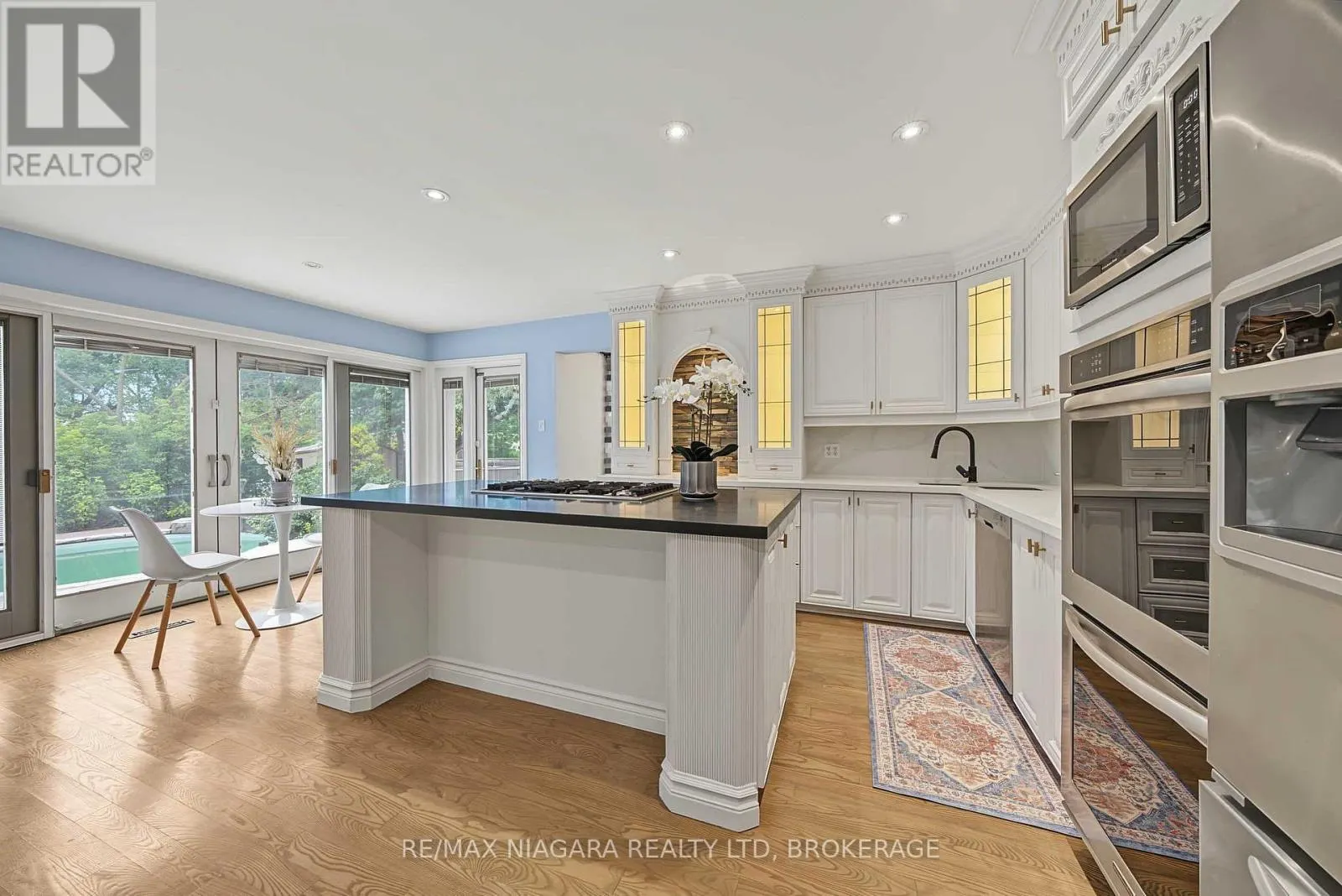 2 AITKEN CIRCLE
