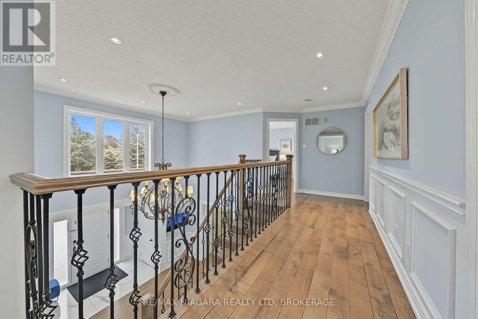 2 AITKEN CIRCLE