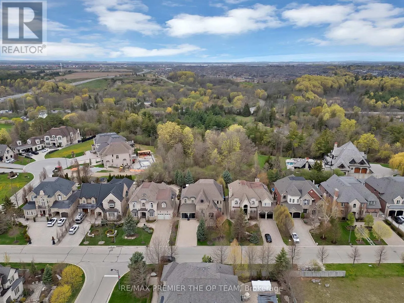 62 AUTUMN GROVE COURT