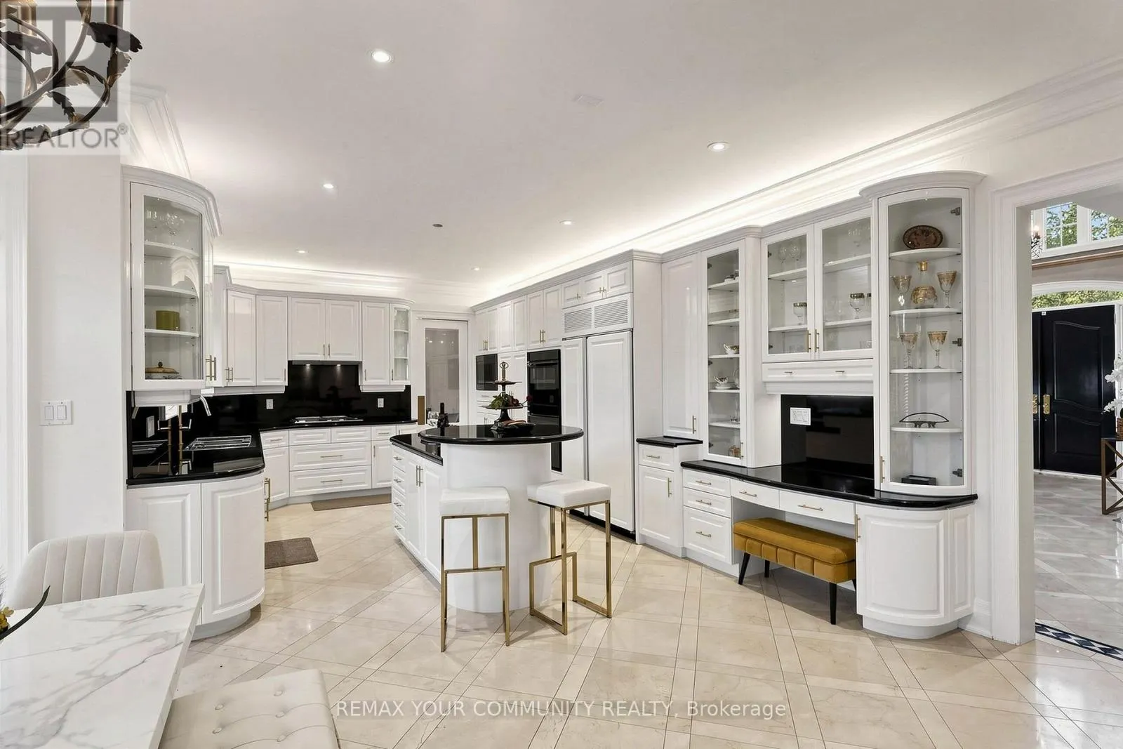 9 BAYVIEW FOREST LANE