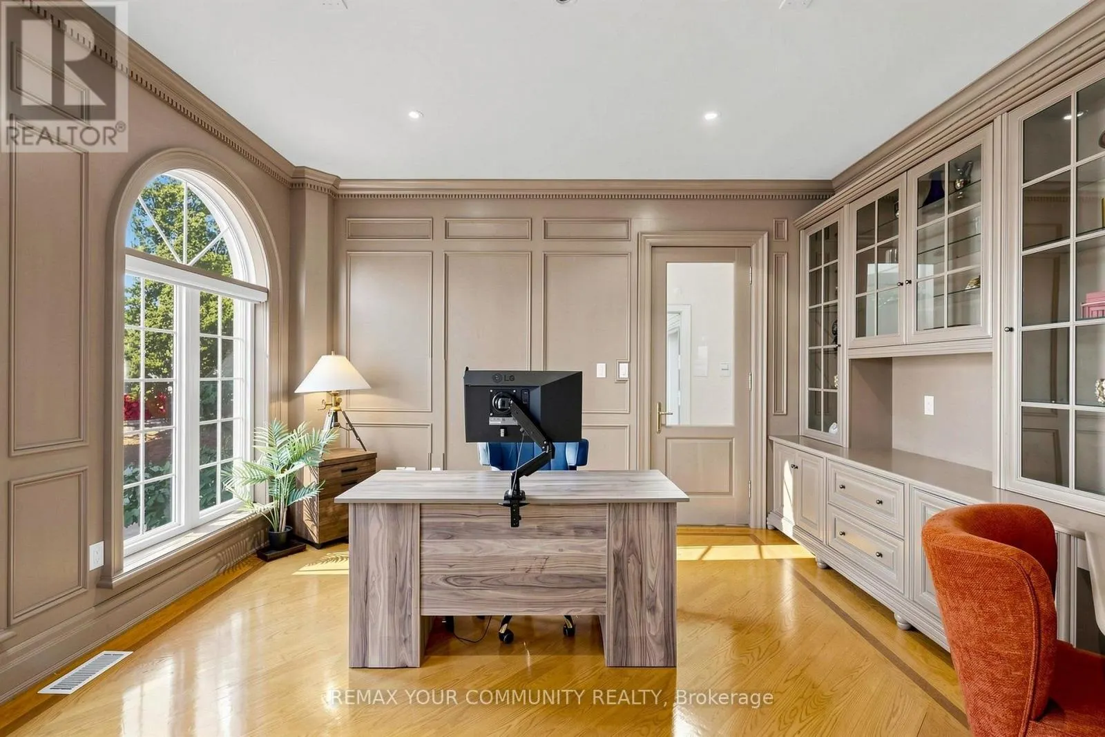9 BAYVIEW FOREST LANE
