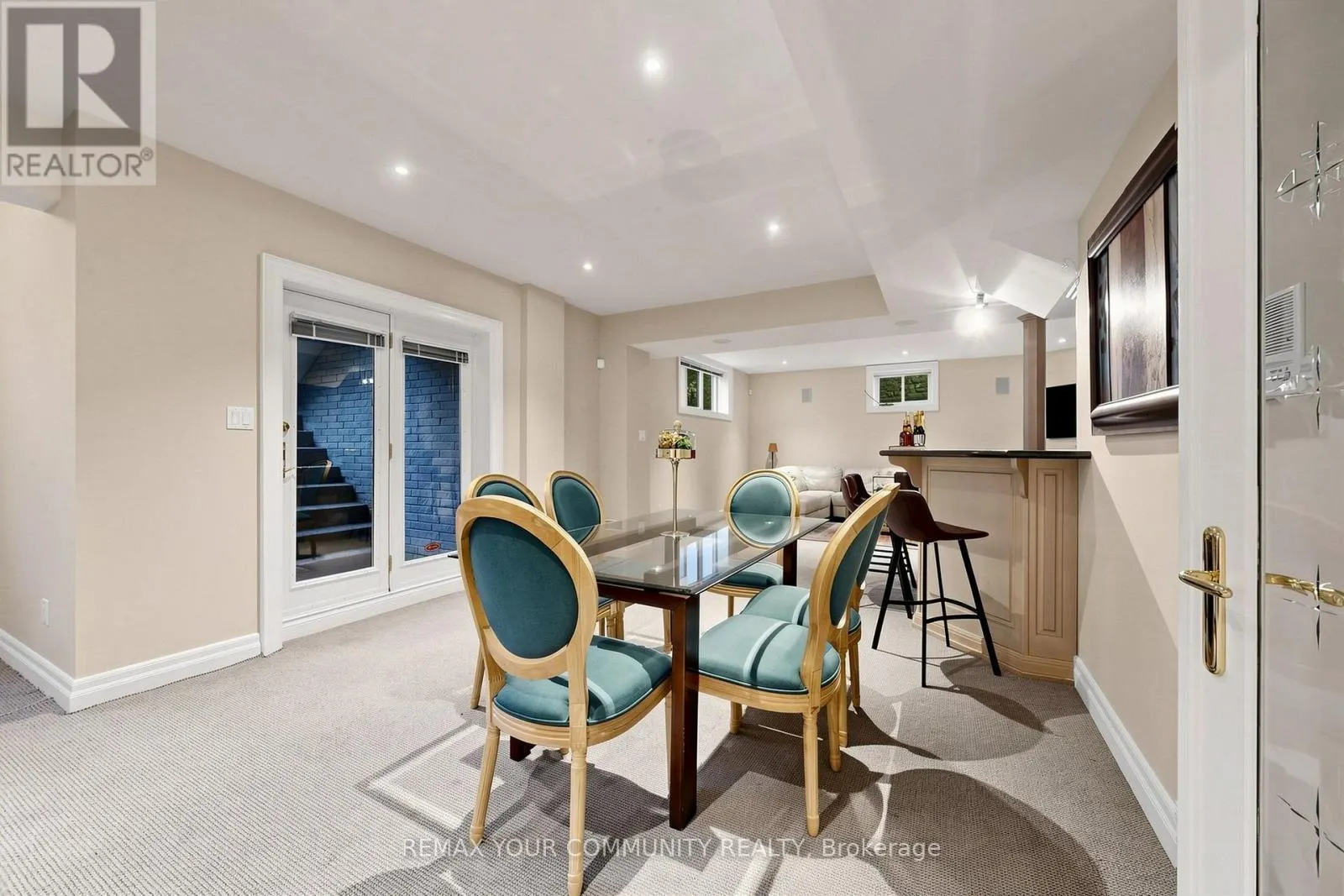 9 BAYVIEW FOREST LANE