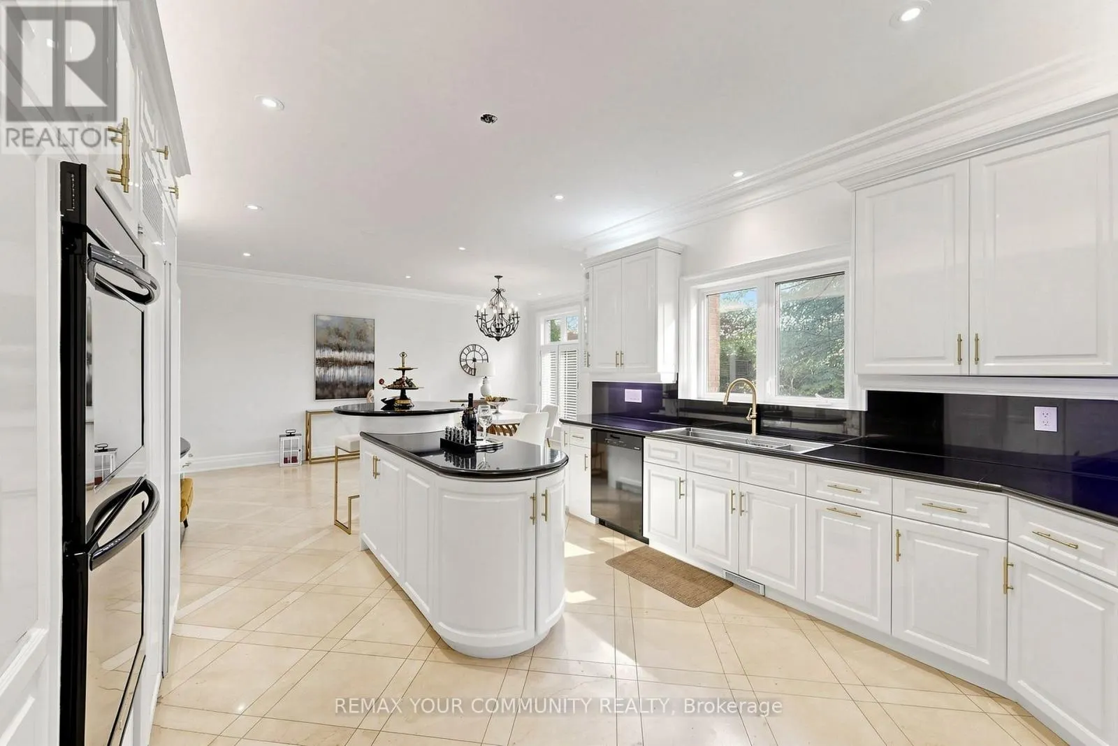 9 BAYVIEW FOREST LANE
