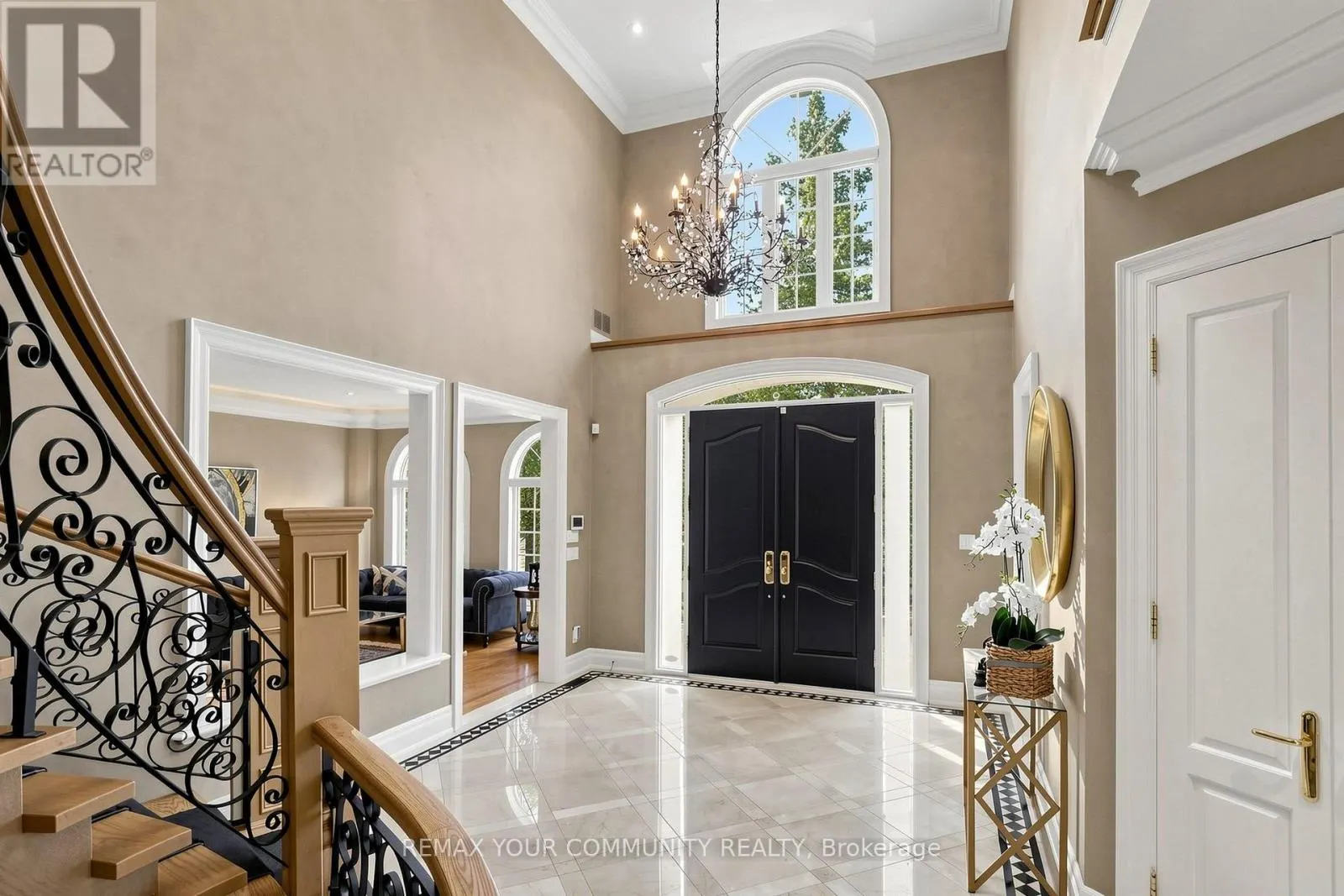 9 BAYVIEW FOREST LANE