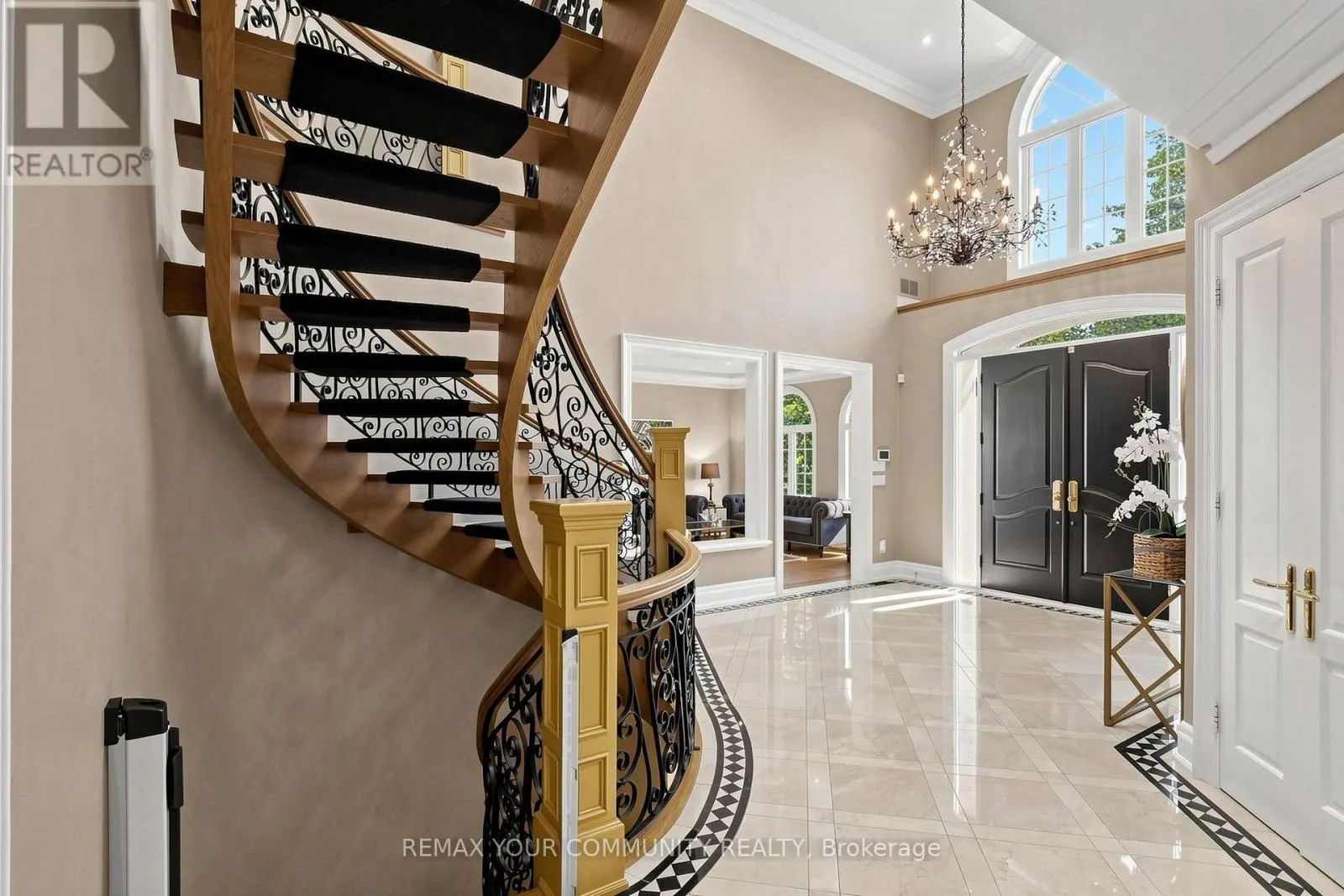 9 BAYVIEW FOREST LANE