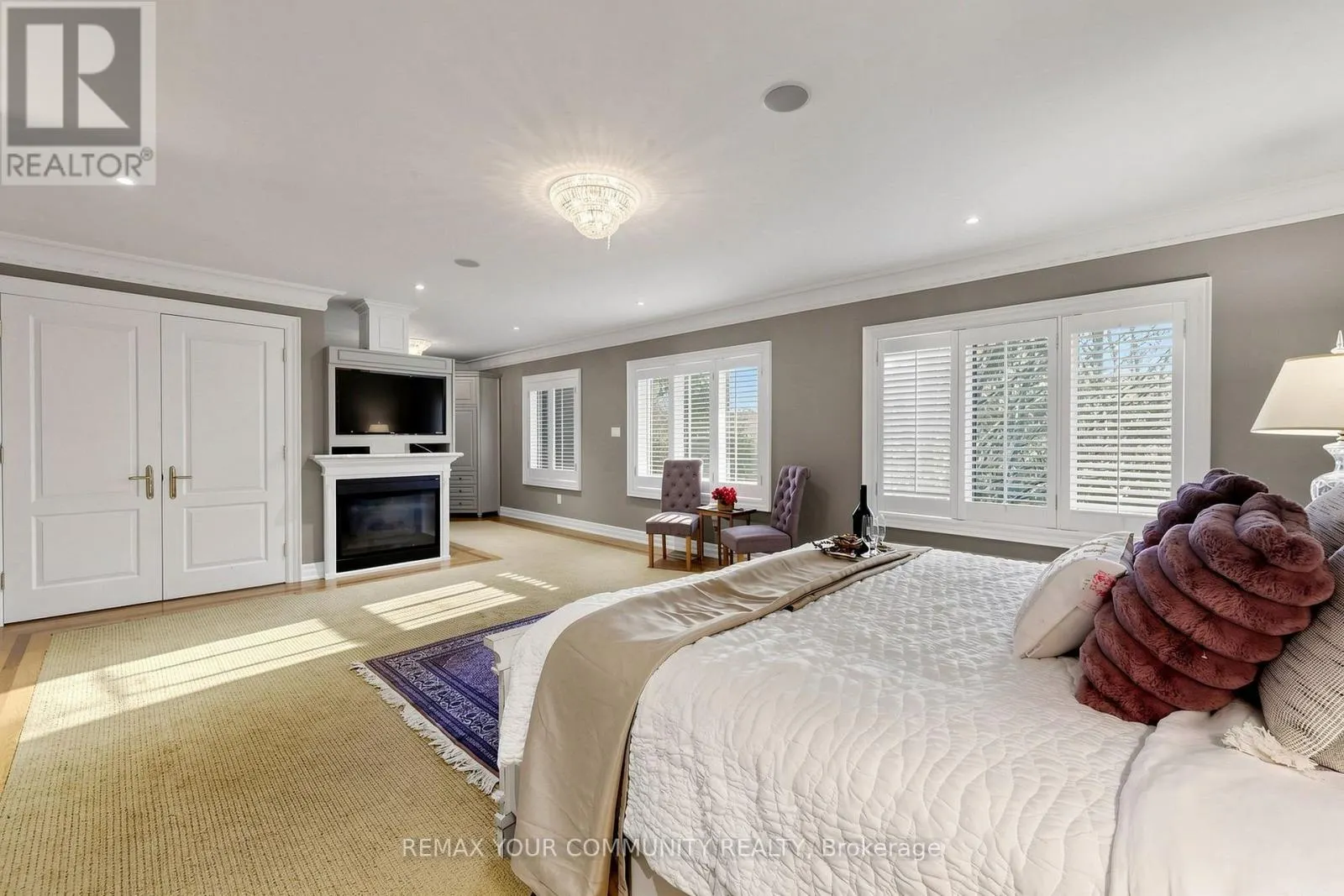 9 BAYVIEW FOREST LANE
