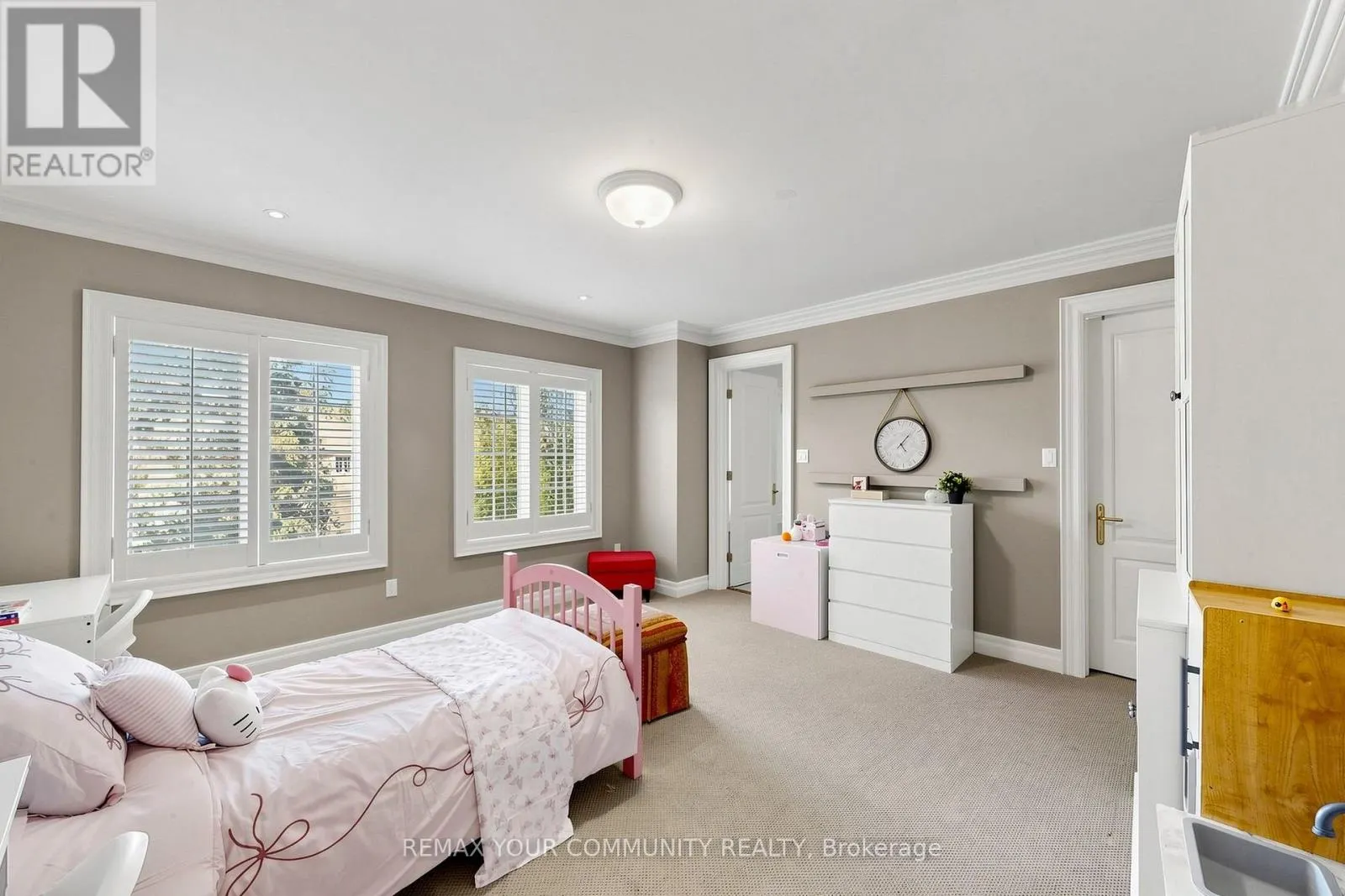 9 BAYVIEW FOREST LANE