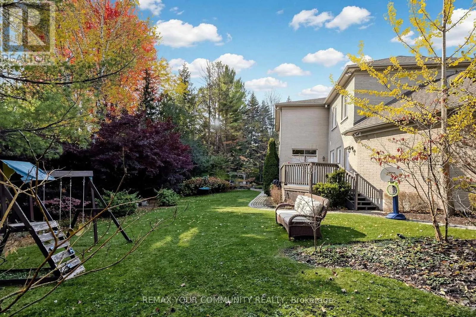 9 BAYVIEW FOREST LANE