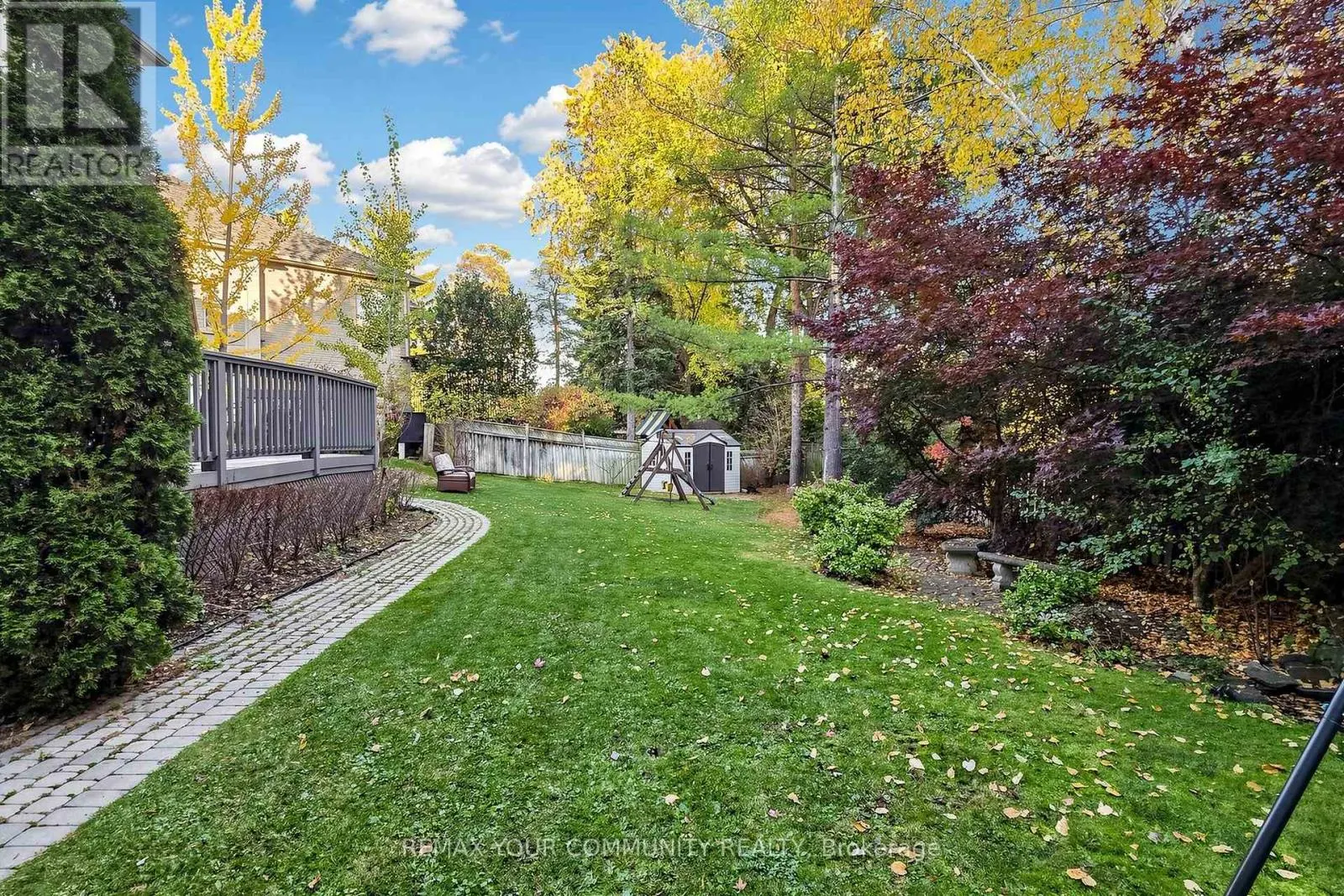 9 BAYVIEW FOREST LANE