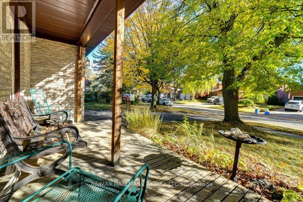 59 MAYVERN CRESCENT