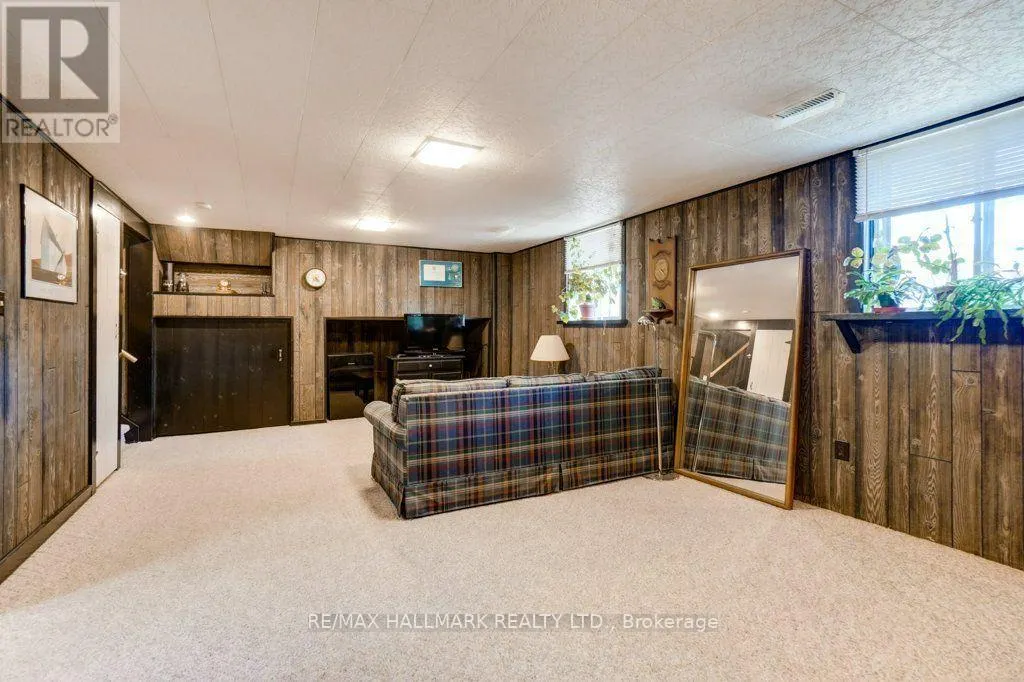 59 MAYVERN CRESCENT
