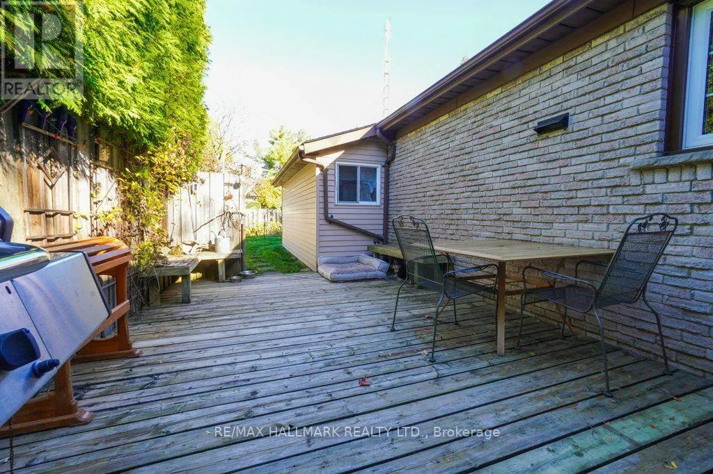 59 MAYVERN CRESCENT