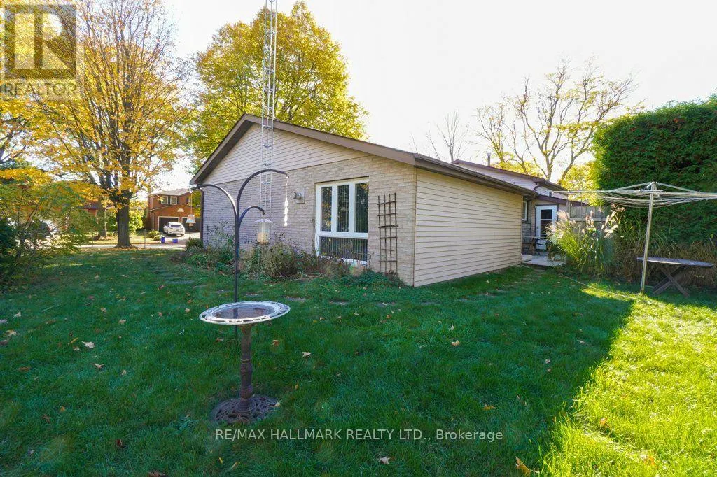 59 MAYVERN CRESCENT