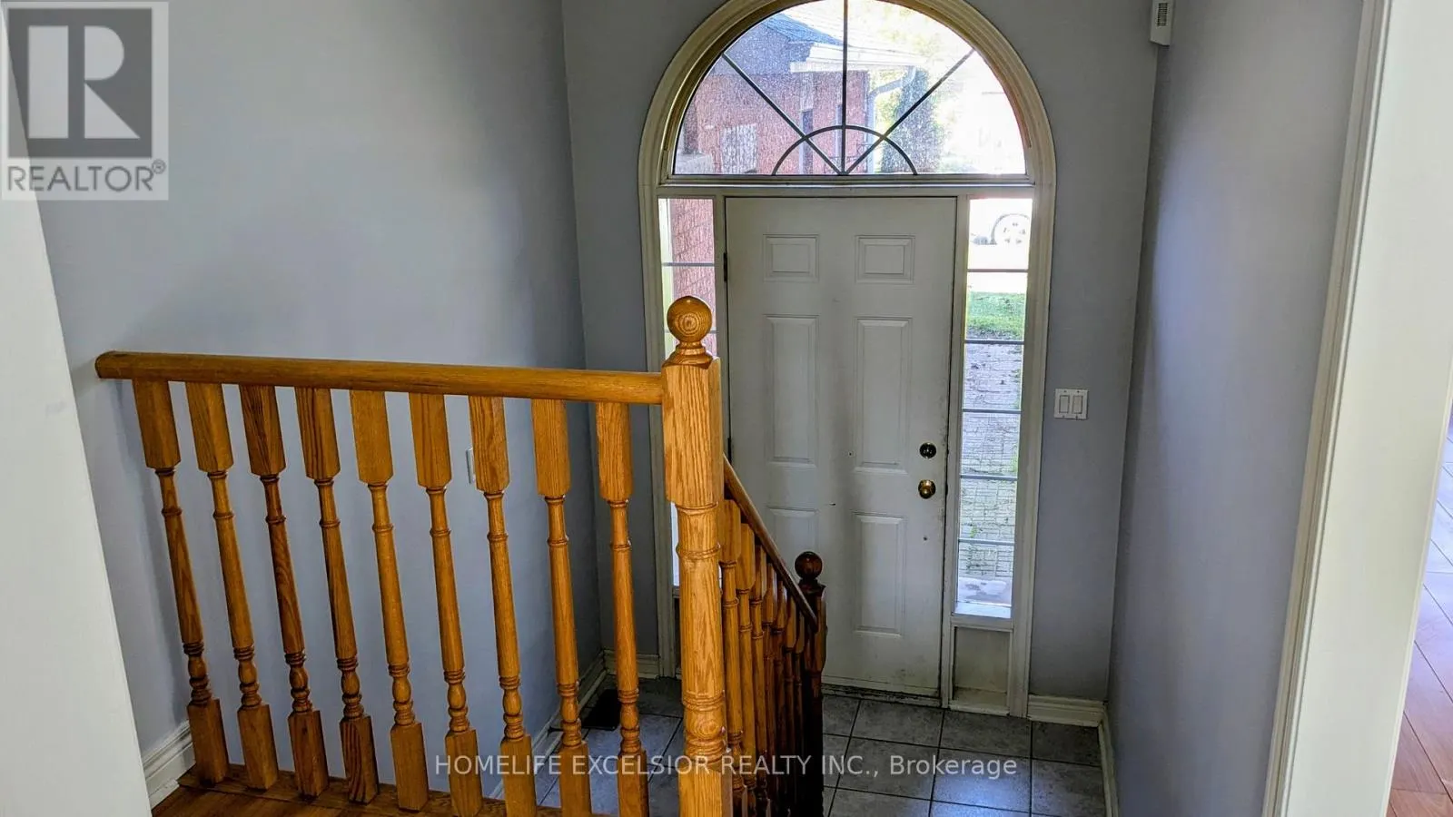 UPPER UNIT - 25 AMBERVIEW DRIVE