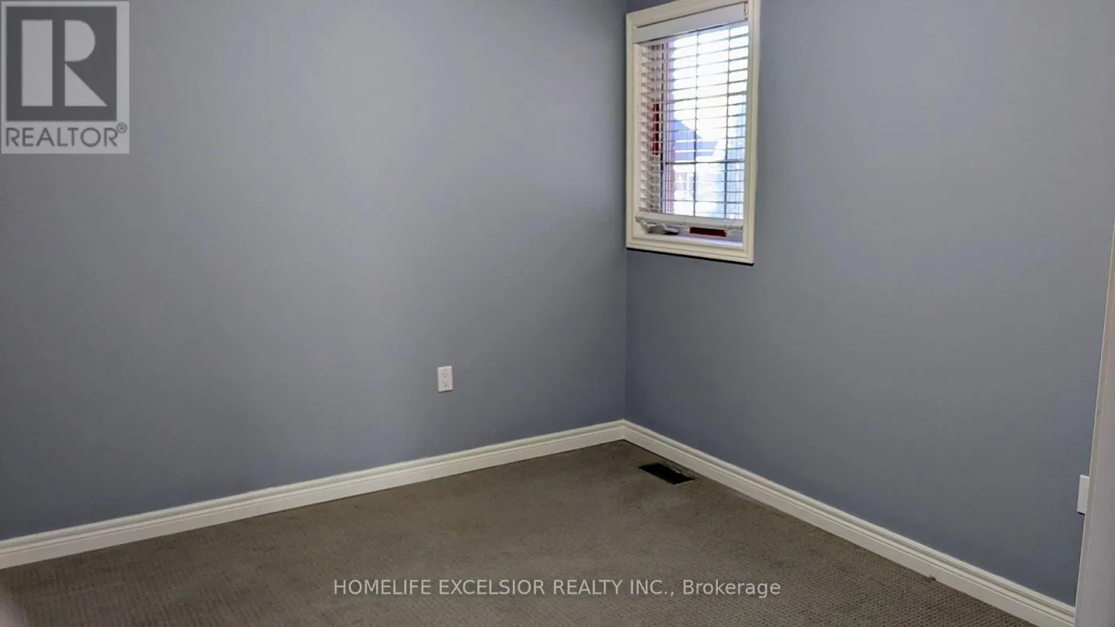 UPPER UNIT - 25 AMBERVIEW DRIVE