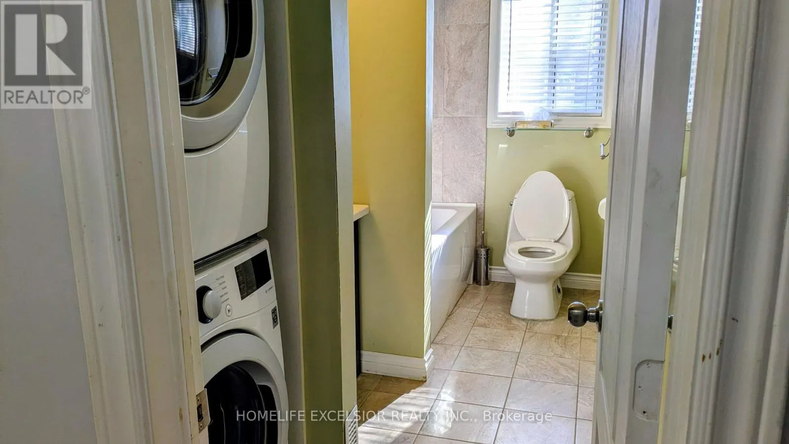 UPPER UNIT - 25 AMBERVIEW DRIVE