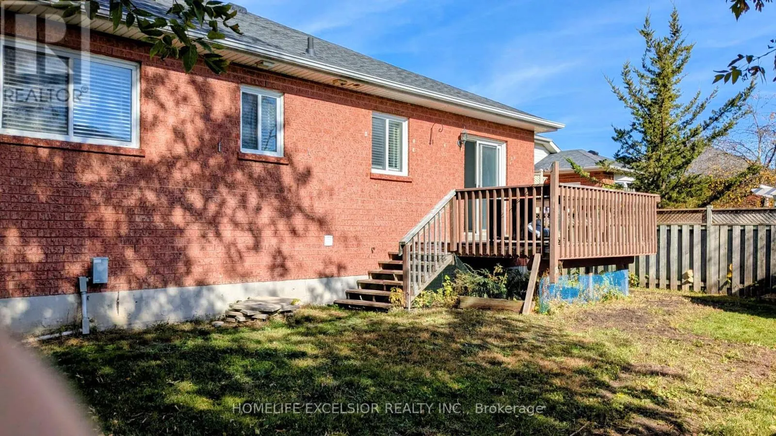 UPPER UNIT - 25 AMBERVIEW DRIVE