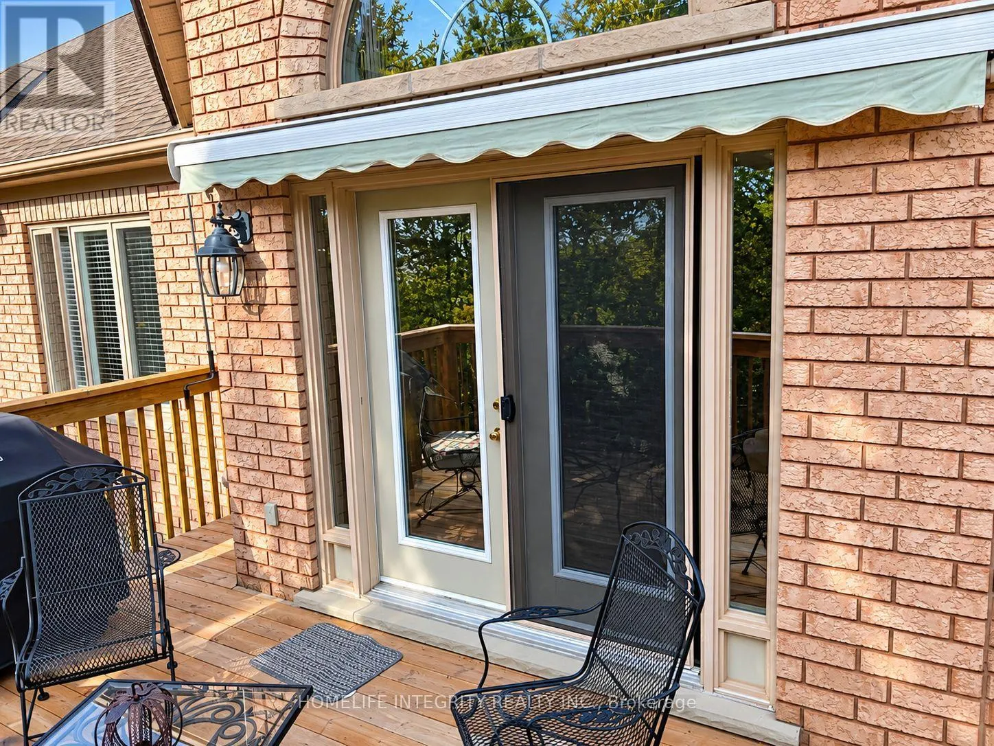 9 RENAISSANCE PT POINT