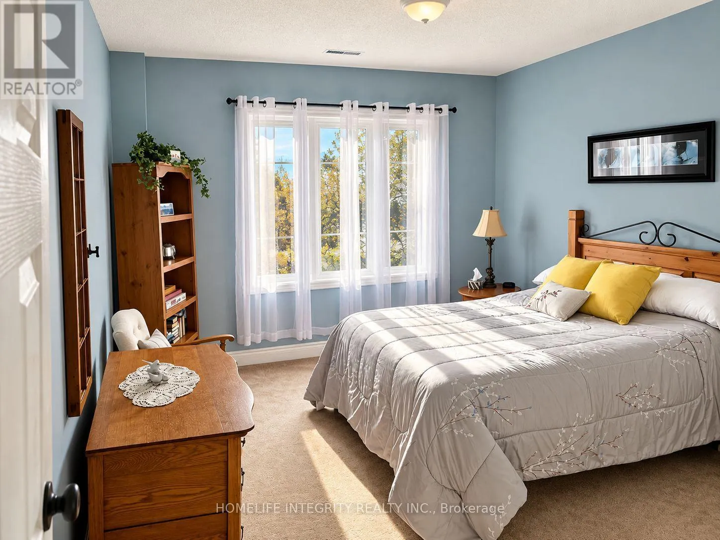 9 RENAISSANCE PT POINT