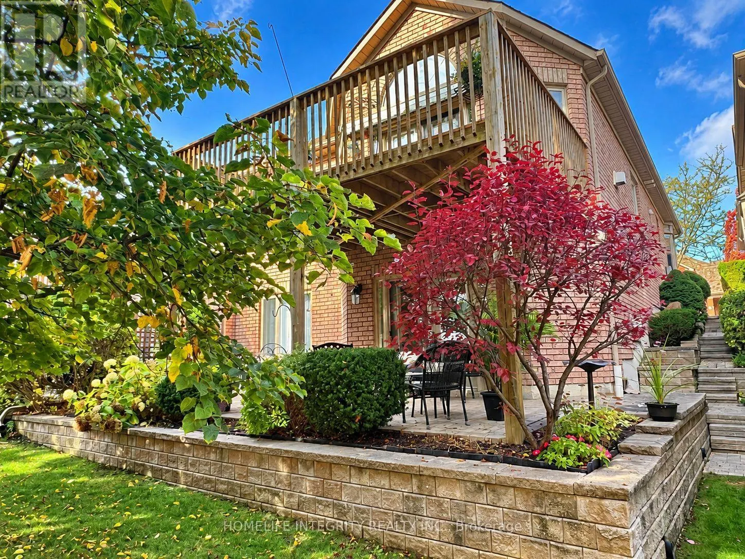 9 RENAISSANCE PT POINT