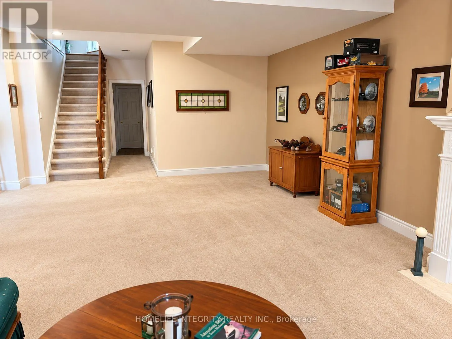 9 RENAISSANCE PT POINT