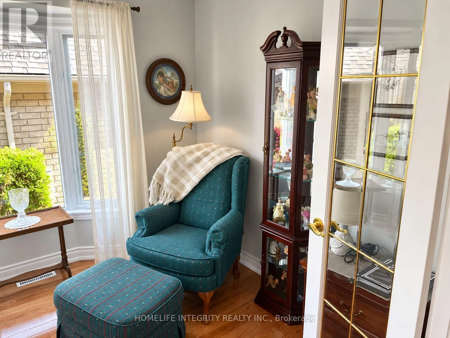9 RENAISSANCE PT POINT