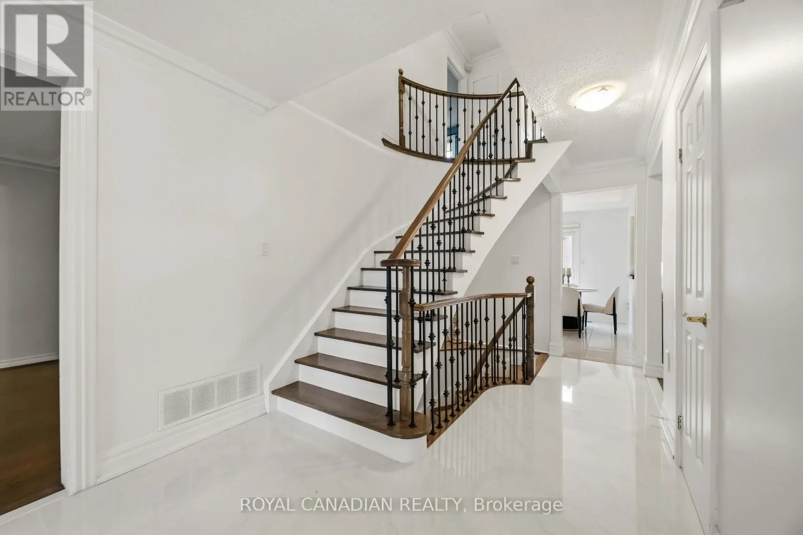135 TILMAN CIRCLE