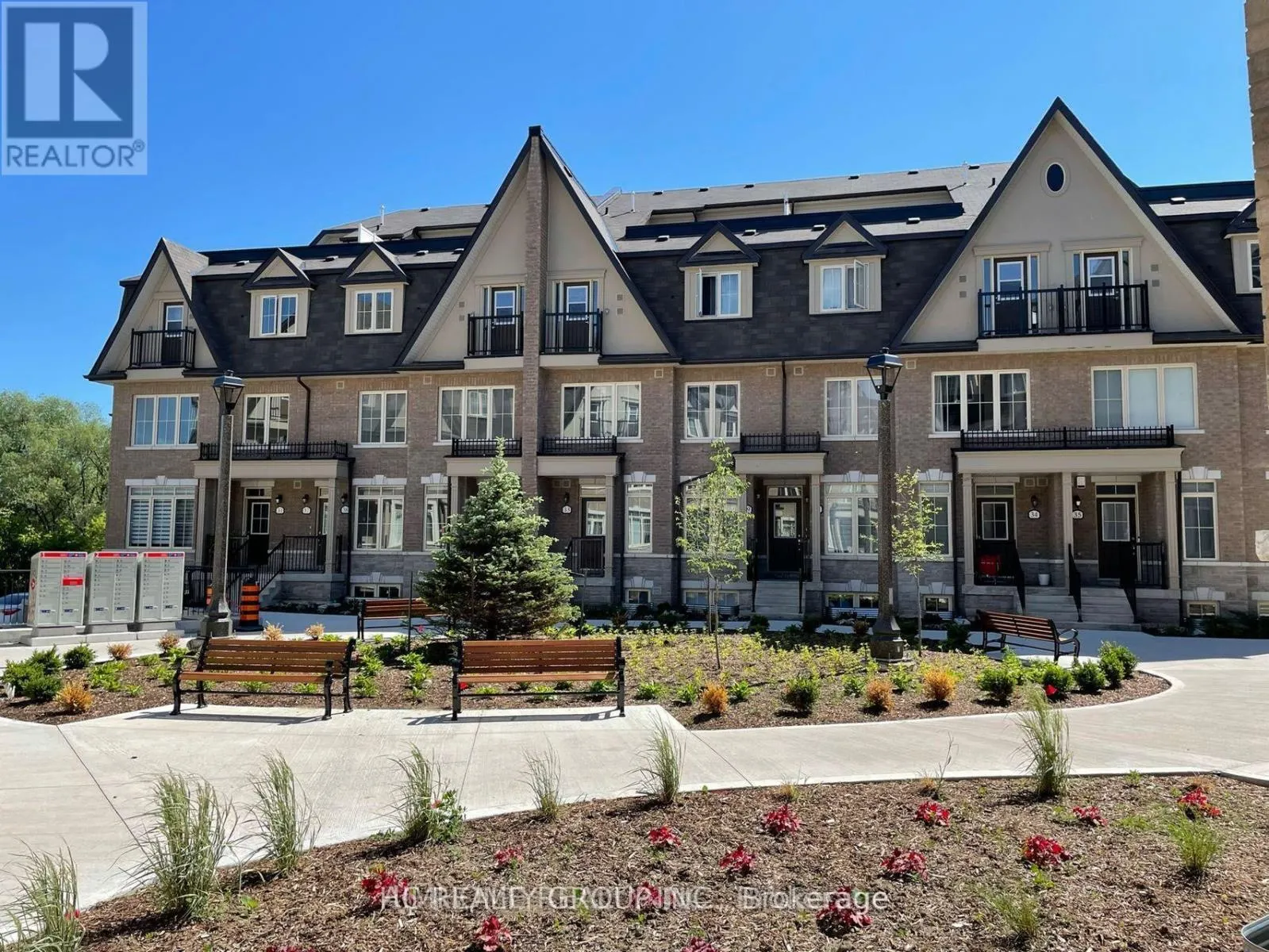 20 LOWER - 181 PARKTREE DRIVE