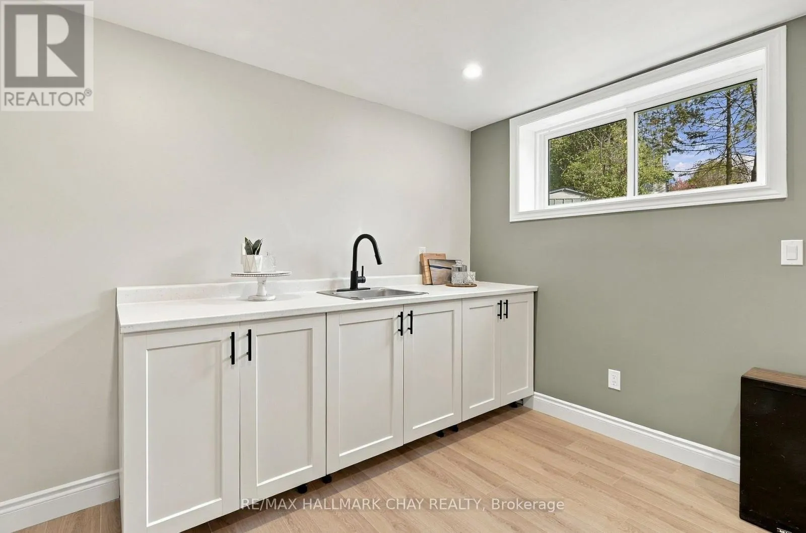 31 MITCHELL AVENUE