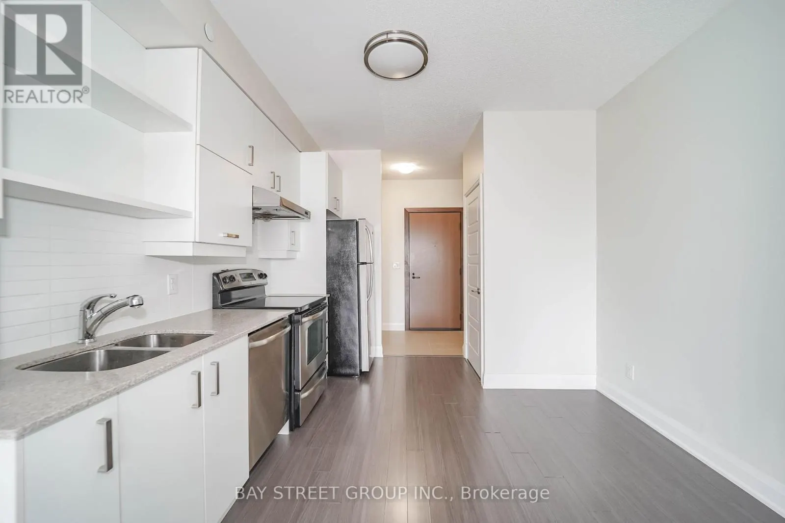 601 - 8228 BIRCHMOUNT ROAD