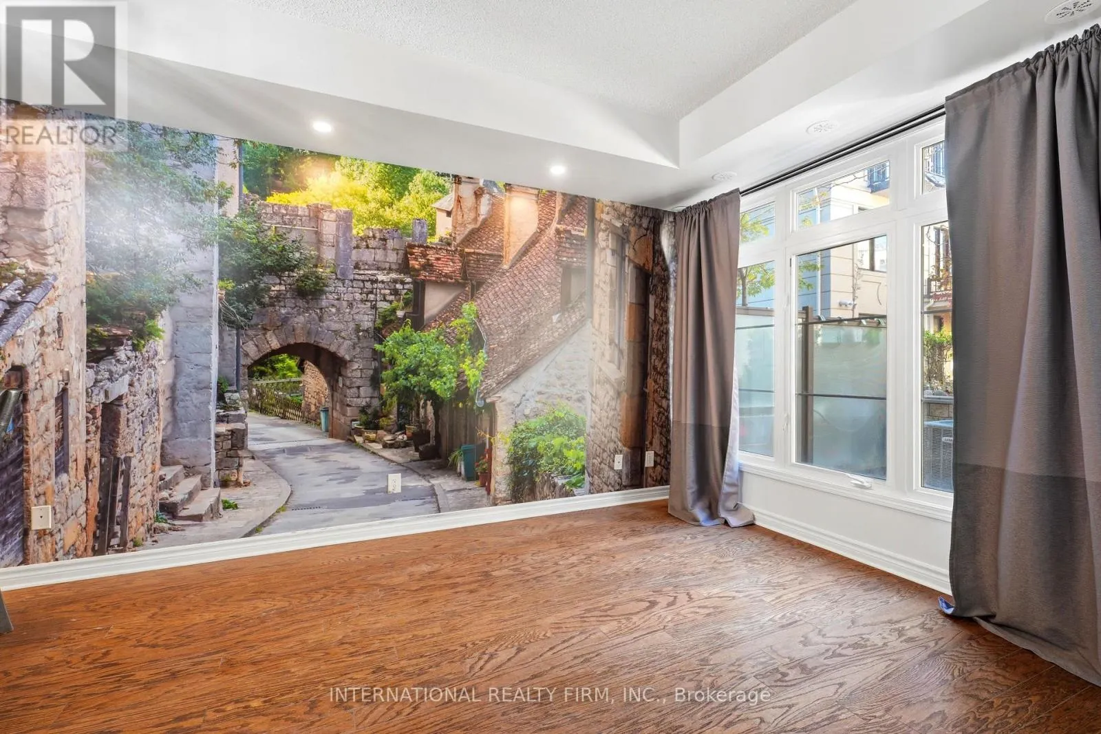 44 - 7 BRIGHTON PLACE