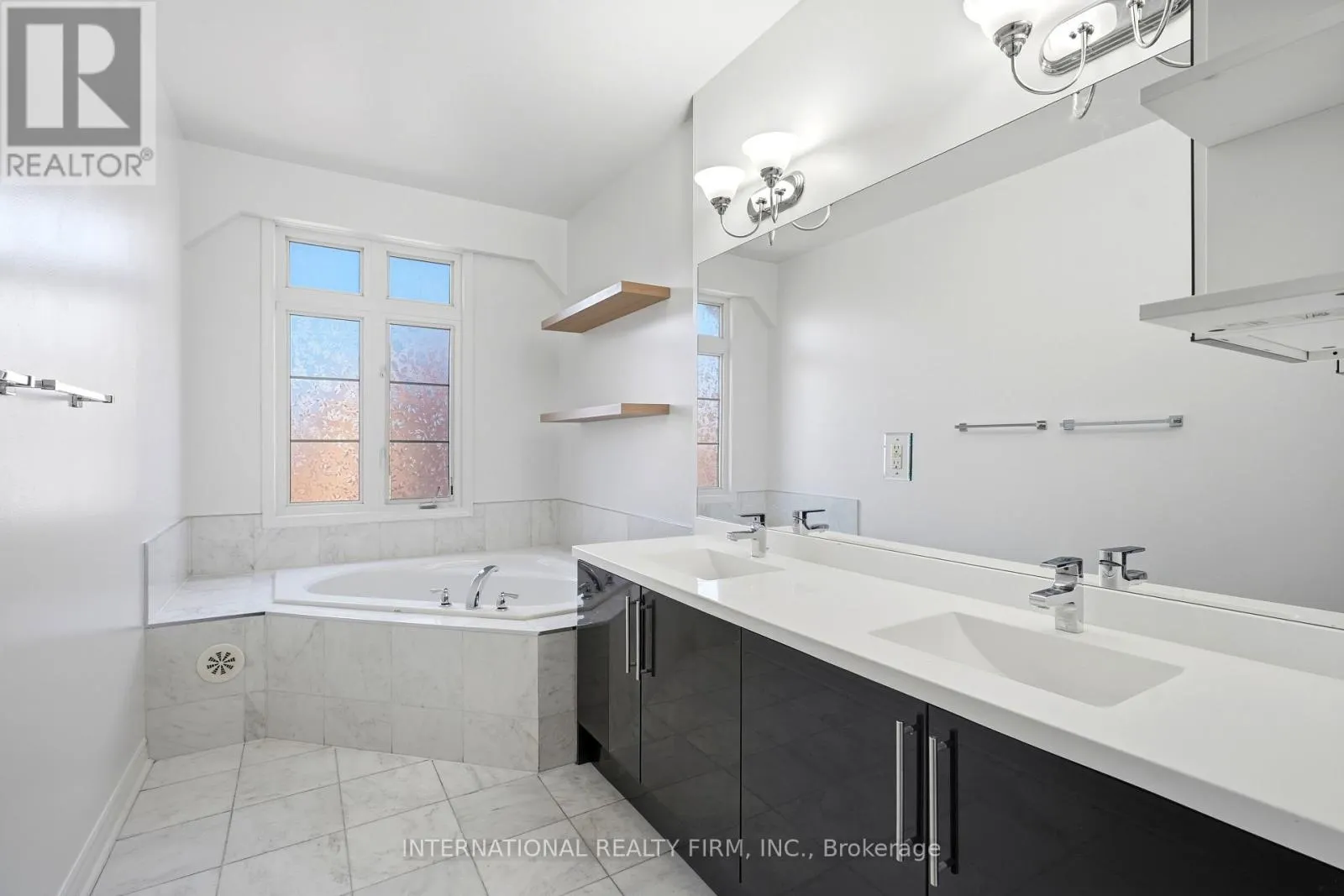 44 - 7 BRIGHTON PLACE