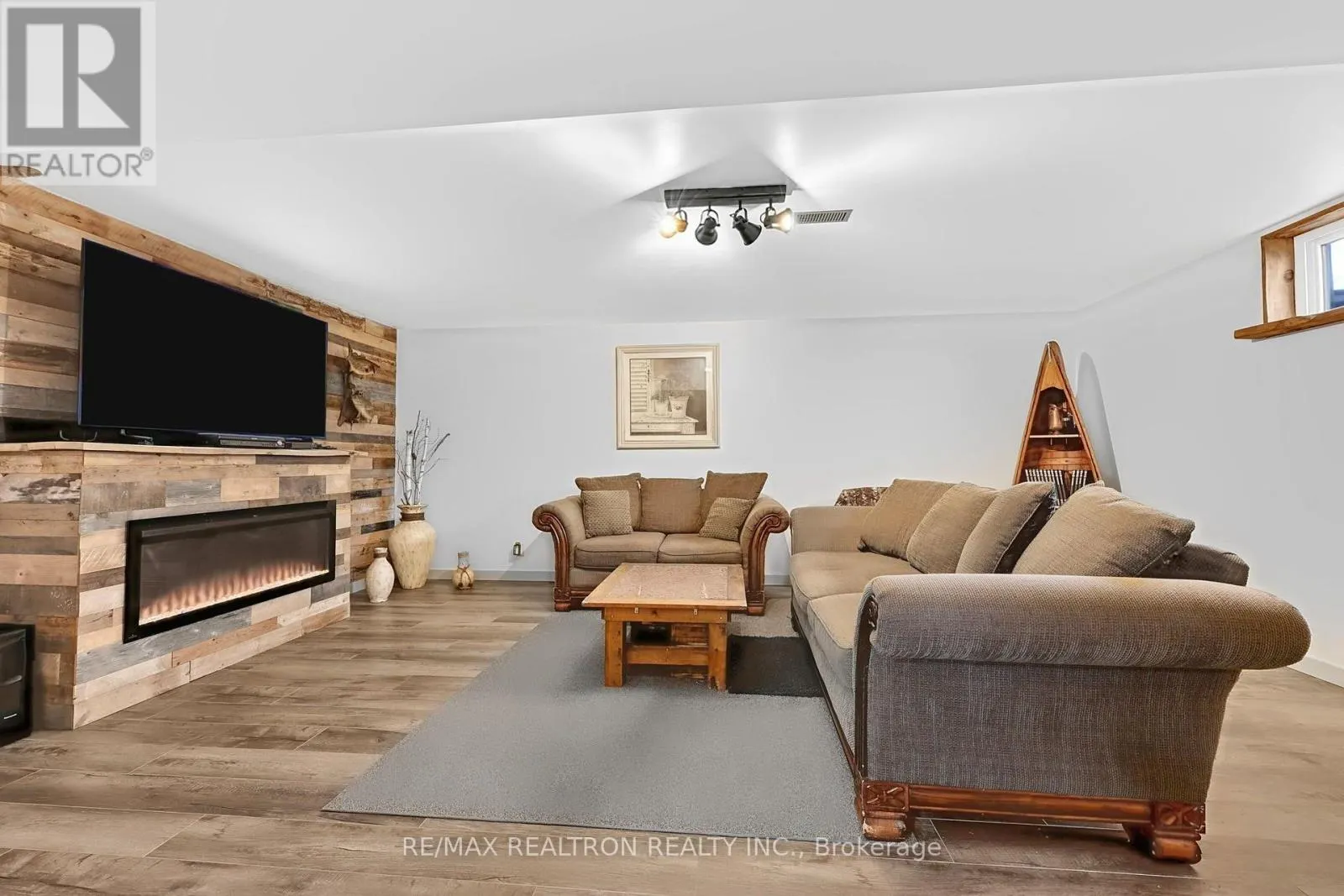 2108 INNISFIL BEACH ROAD