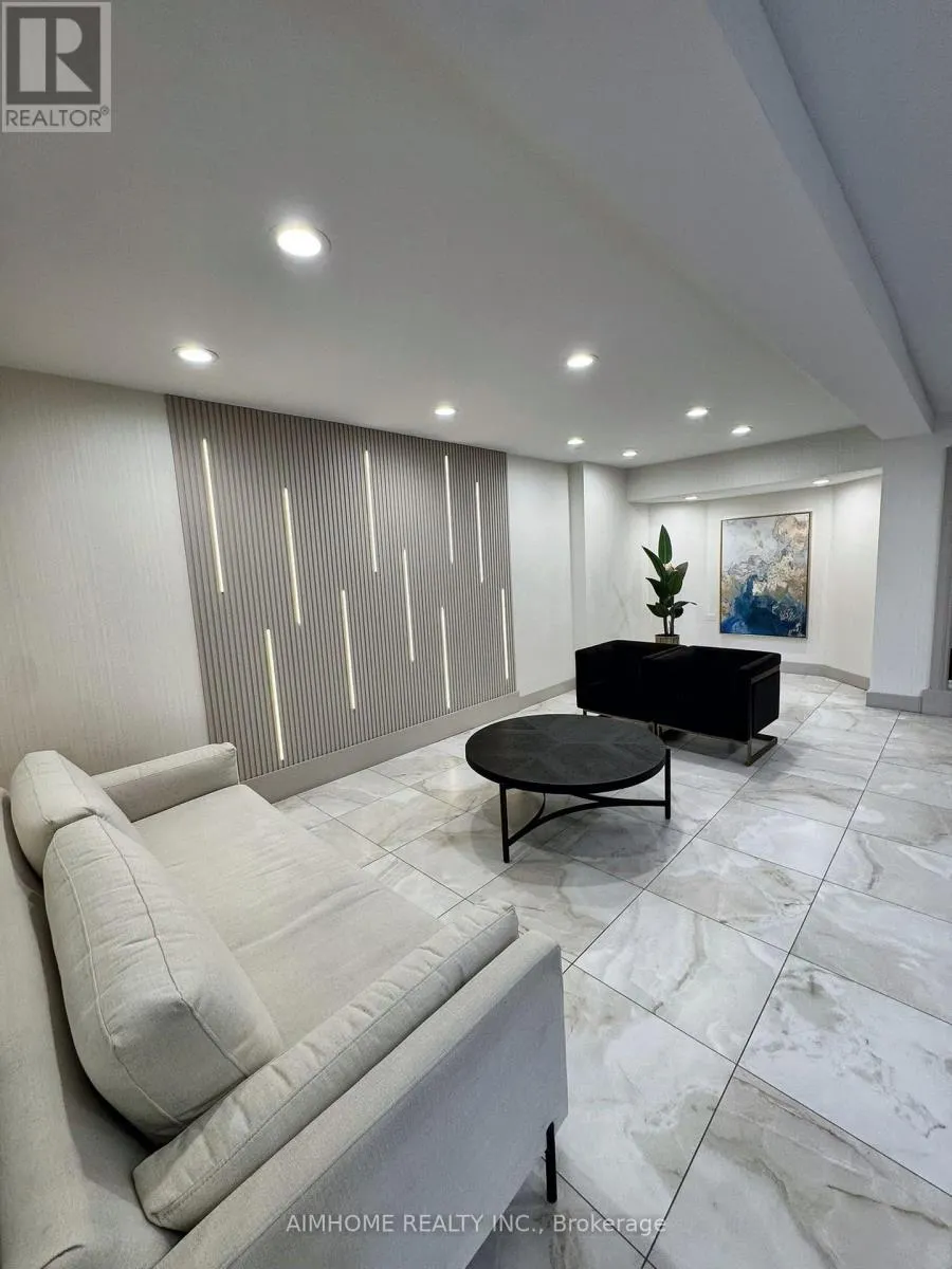 1428 - 32 CLARISSA DRIVE